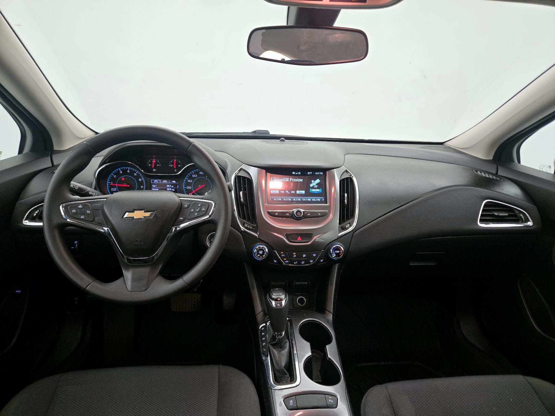 Thumbnail: 2018 Chevrolet Cruze - 9