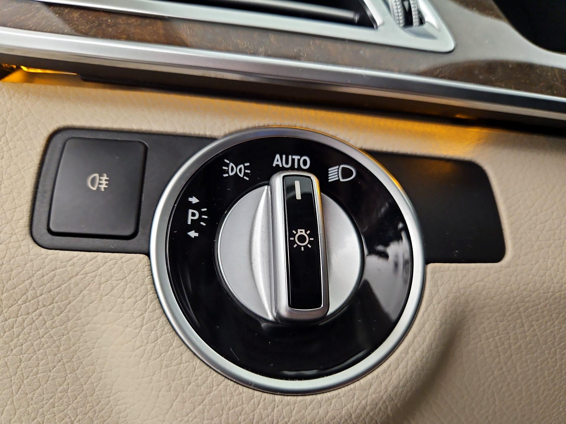 Thumbnail: 2016 Mercedes-Benz E-Class - 13