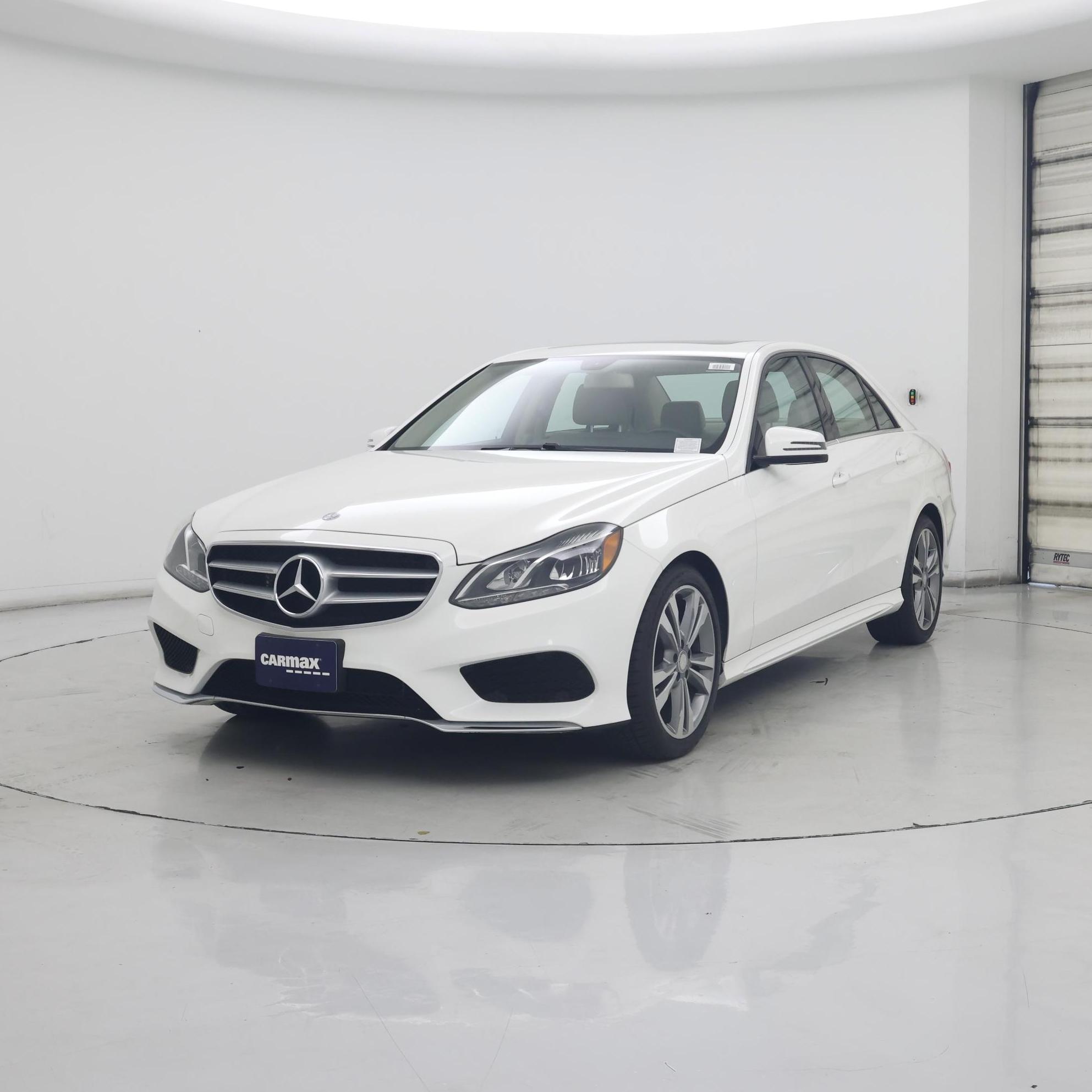Thumbnail: 2016 Mercedes-Benz E-Class - 4
