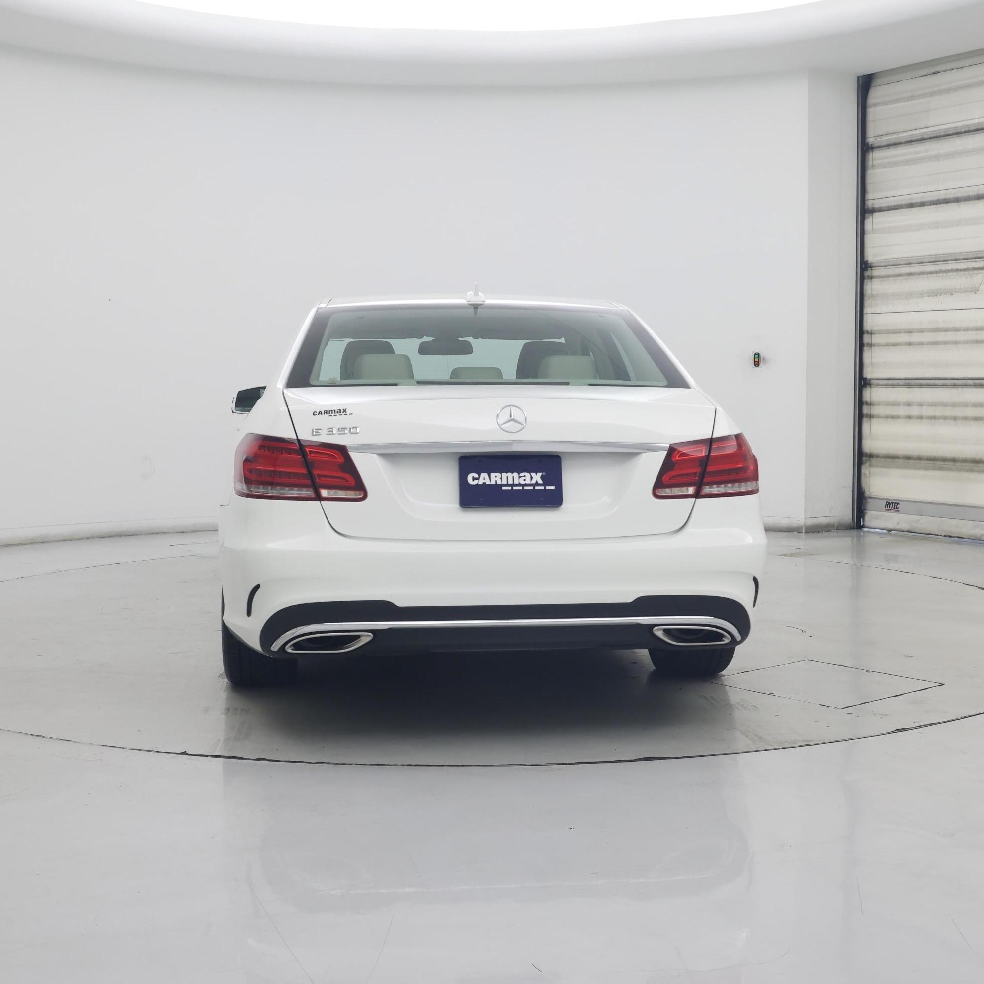 Thumbnail: 2016 Mercedes-Benz E-Class - 6