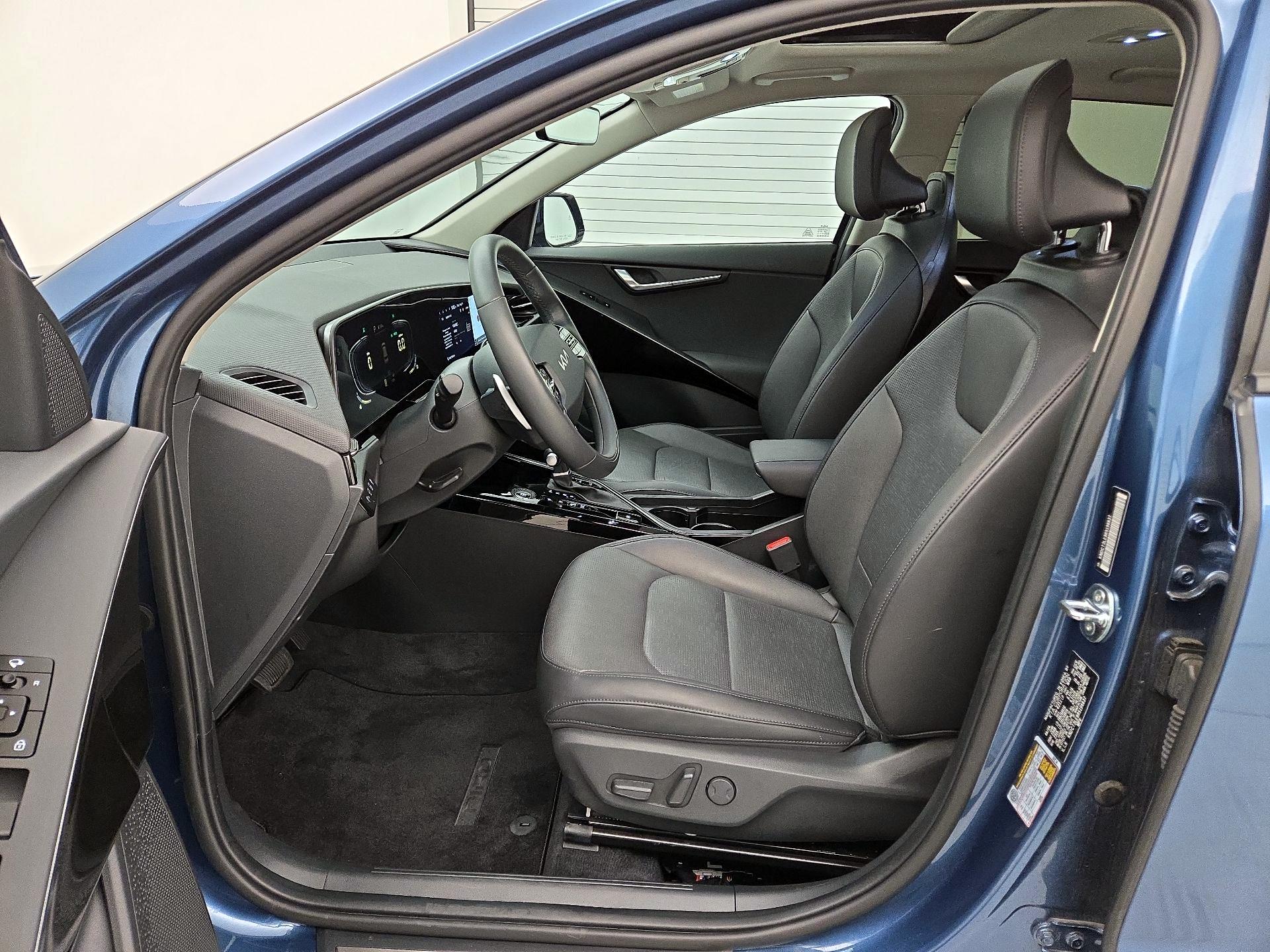 Thumbnail: 2024 Kia Niro - 11