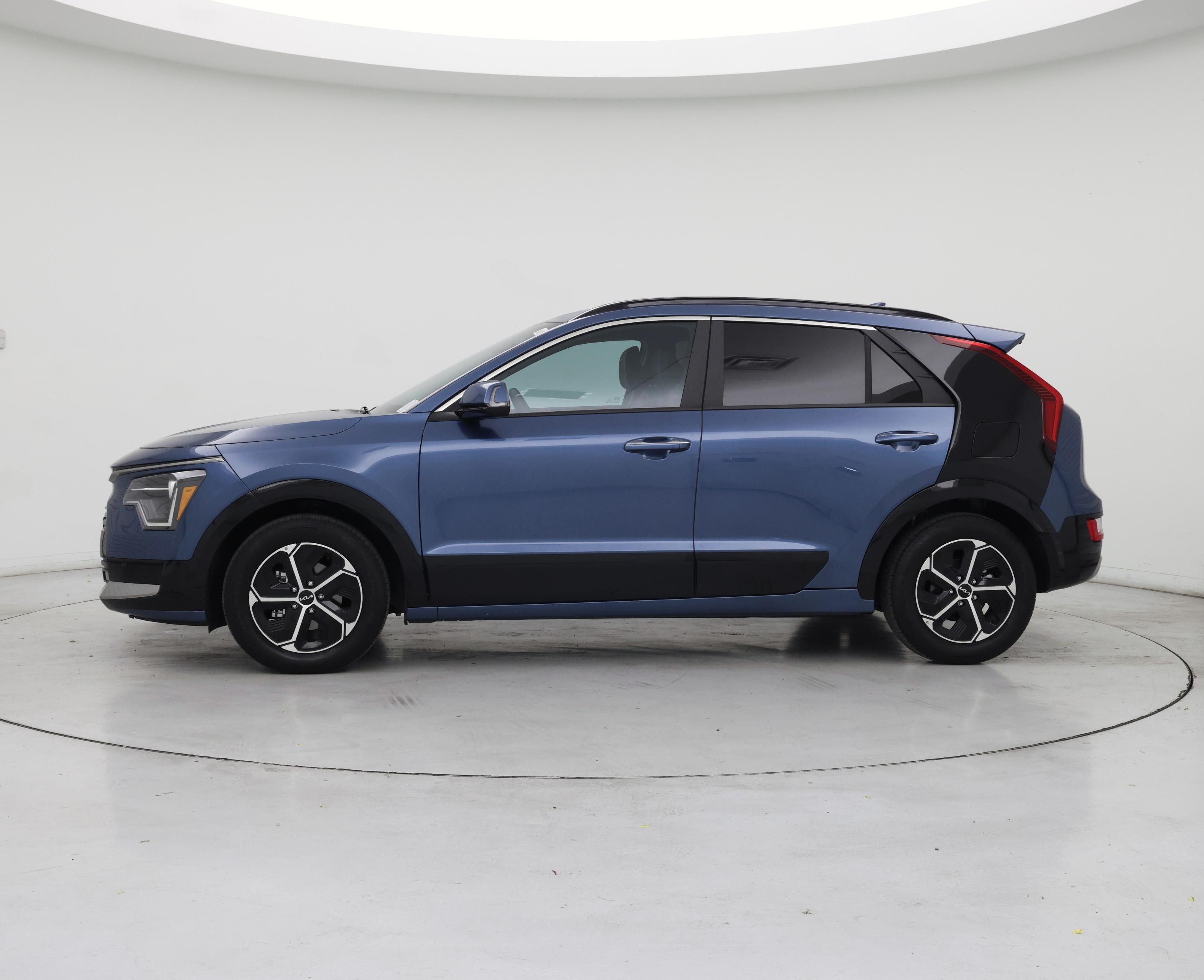 Thumbnail: 2024 Kia Niro - 3