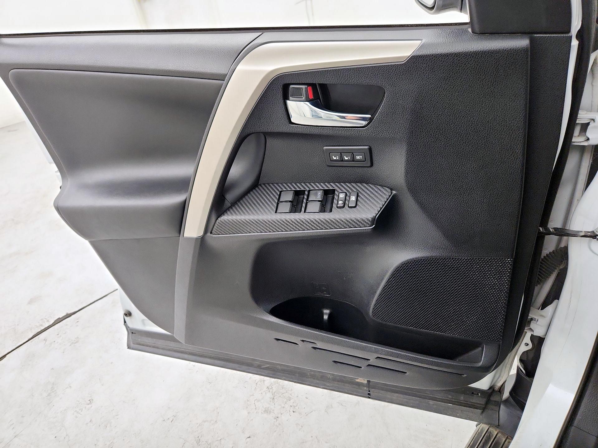 Thumbnail: 2014 Toyota RAV4 - 12