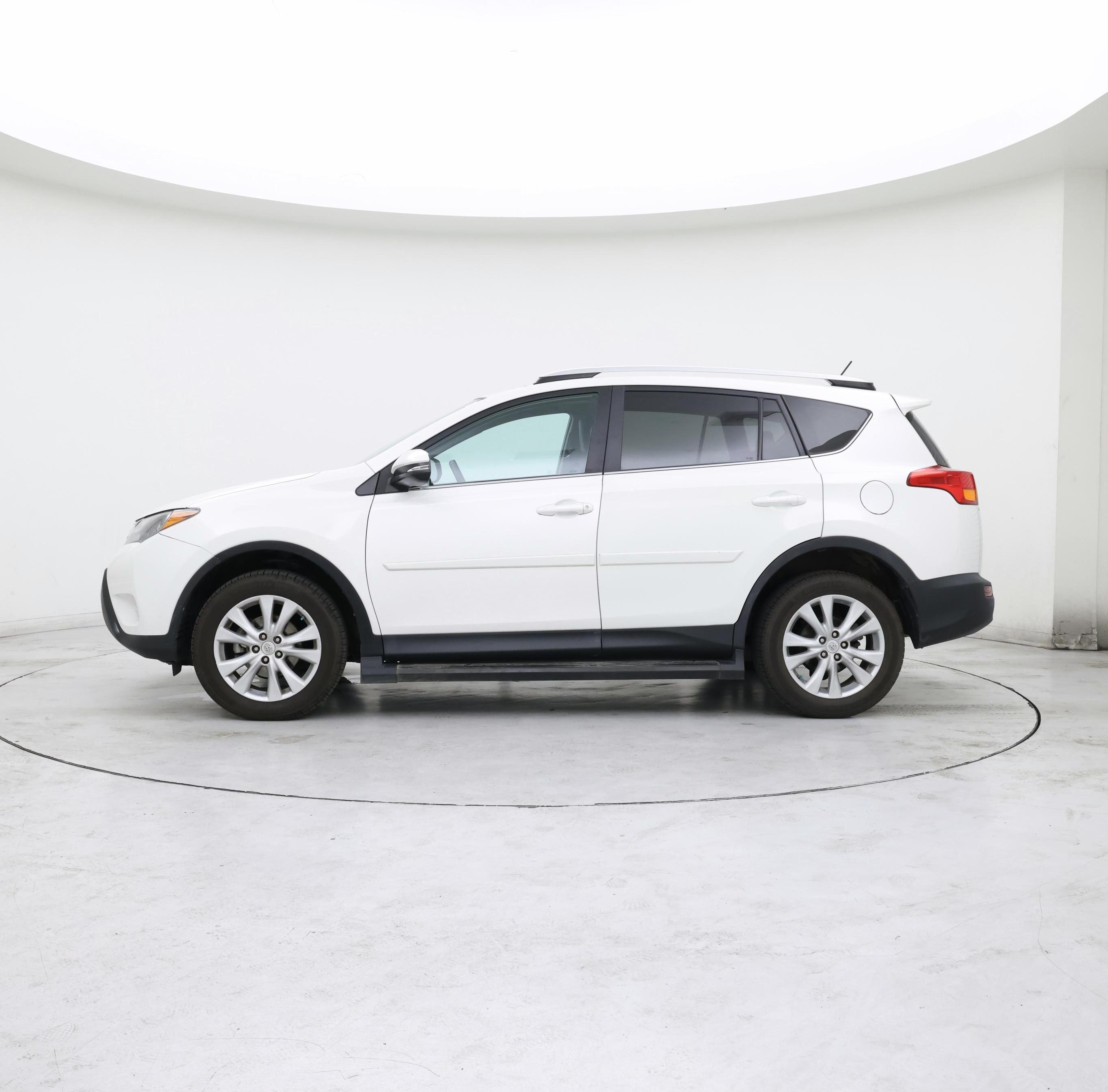Thumbnail: 2014 Toyota RAV4 - 3