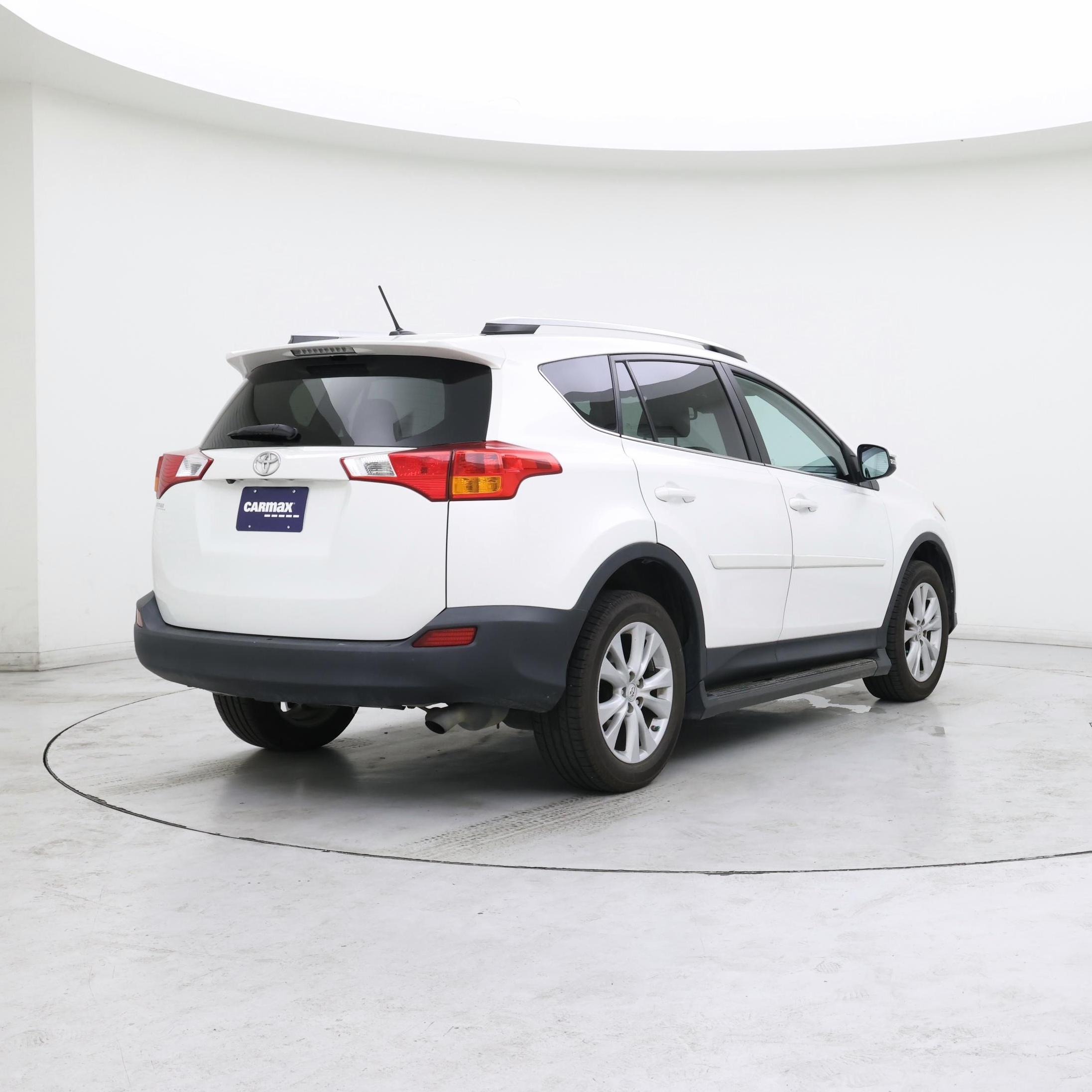 Thumbnail: 2014 Toyota RAV4 - 8