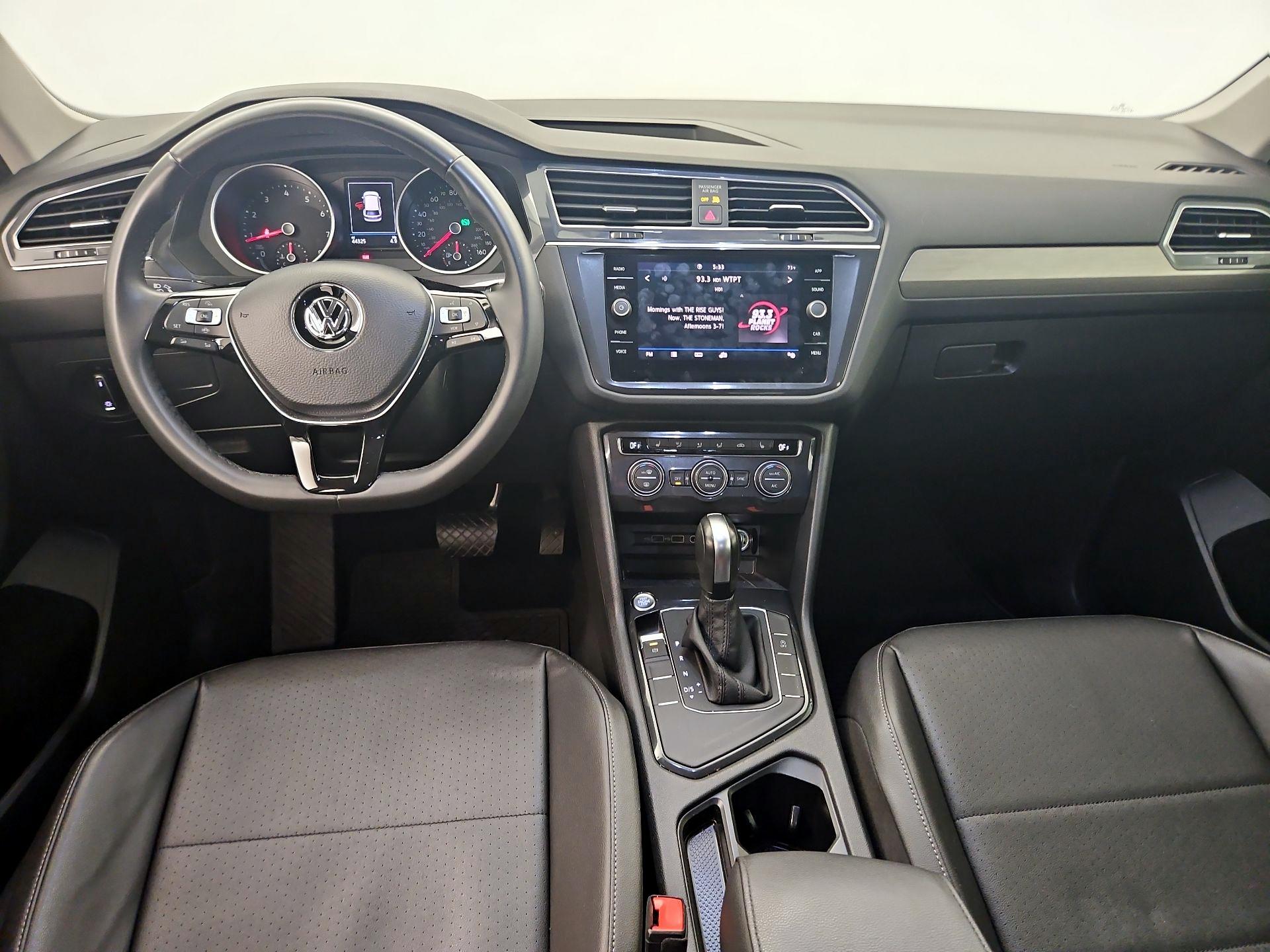 Thumbnail: 2020 Volkswagen Tiguan - 9