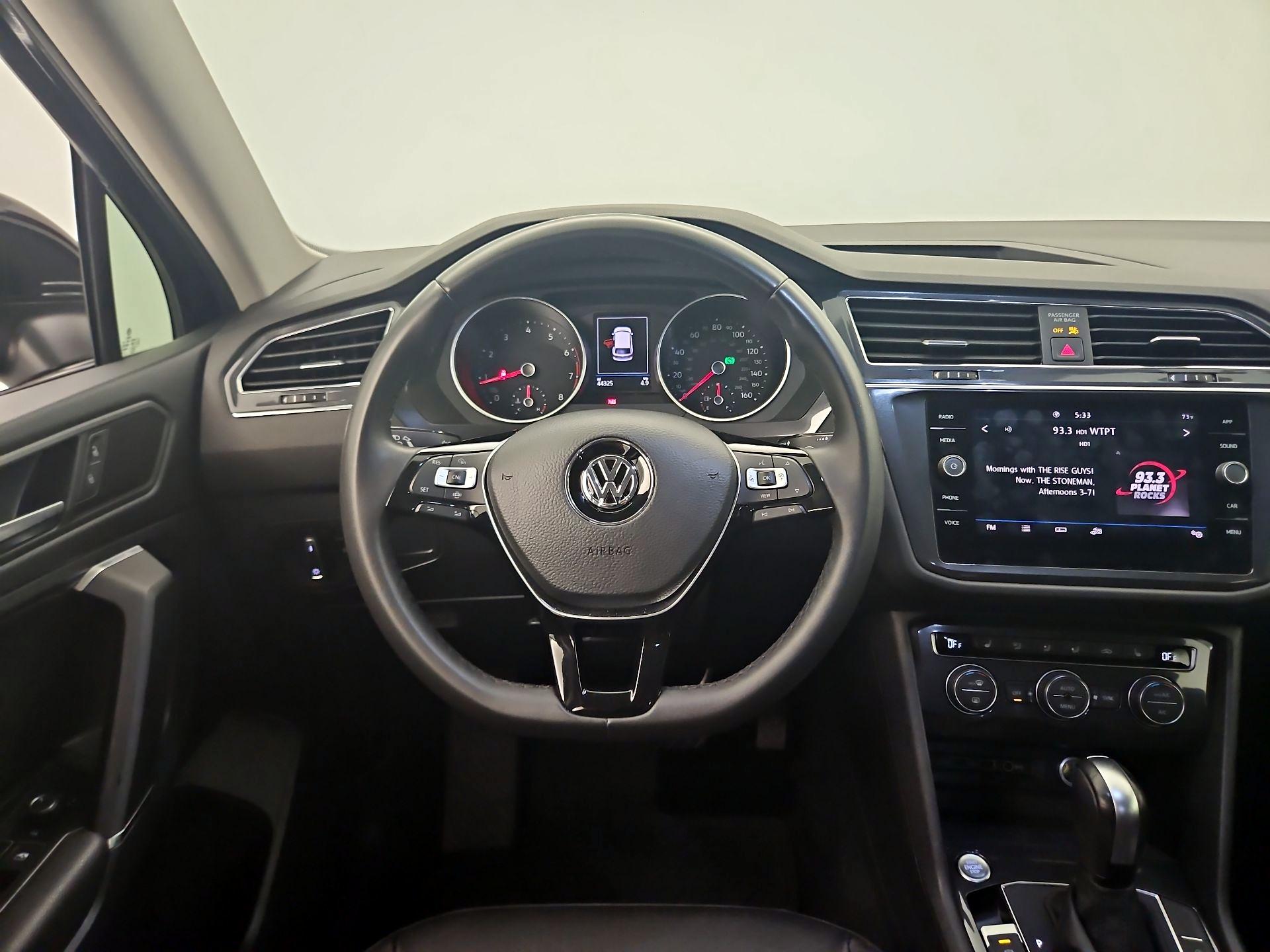 Thumbnail: 2020 Volkswagen Tiguan - 10
