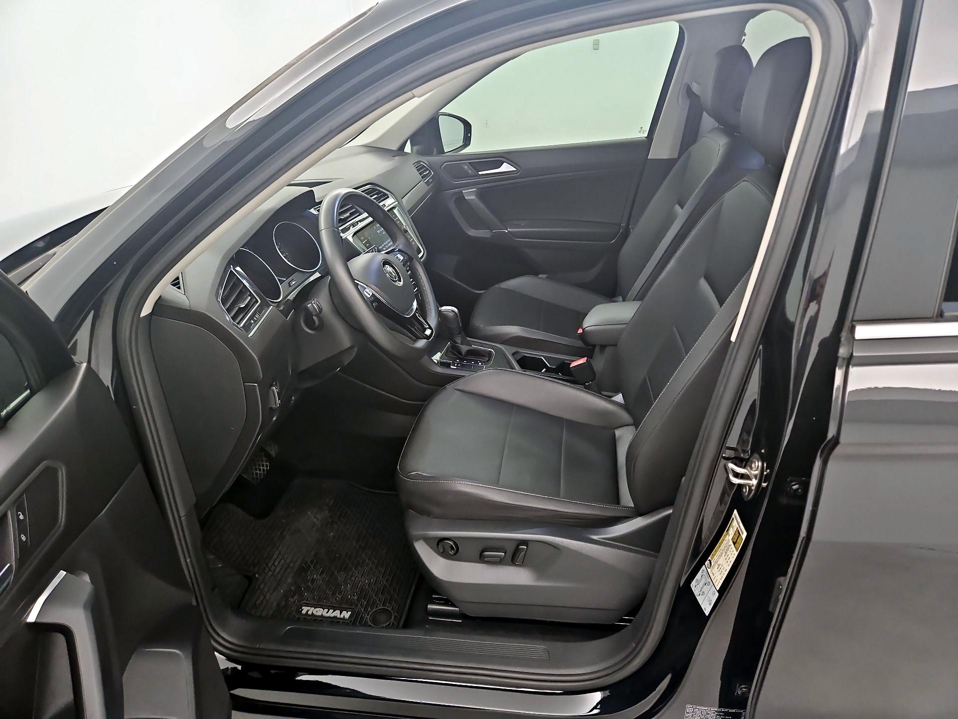 Thumbnail: 2020 Volkswagen Tiguan - 11