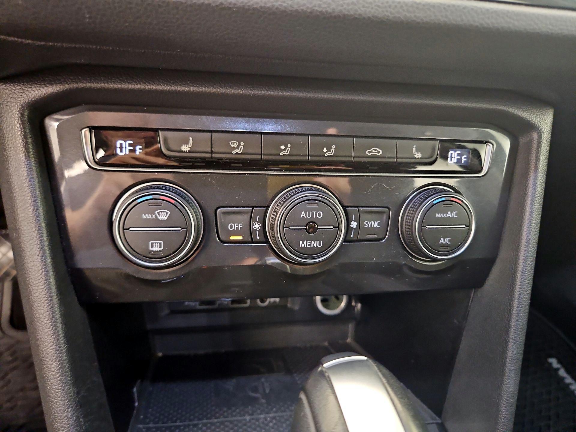 Thumbnail: 2020 Volkswagen Tiguan - 16