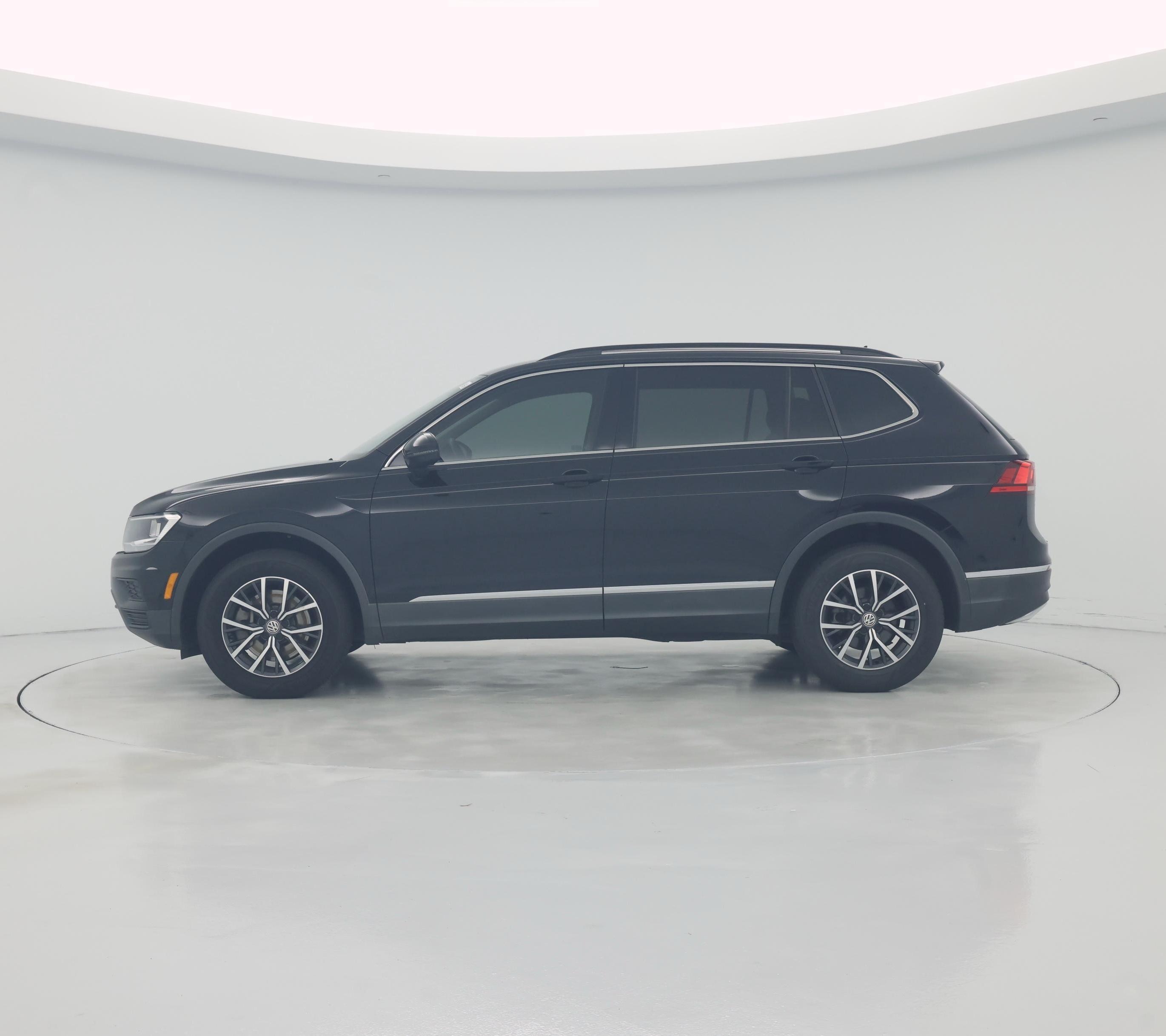 Thumbnail: 2020 Volkswagen Tiguan - 3