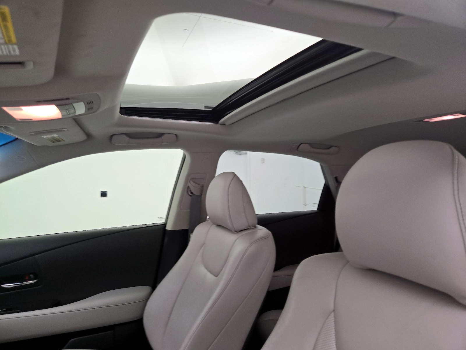 Sunroof(s) & Overhead Airbags