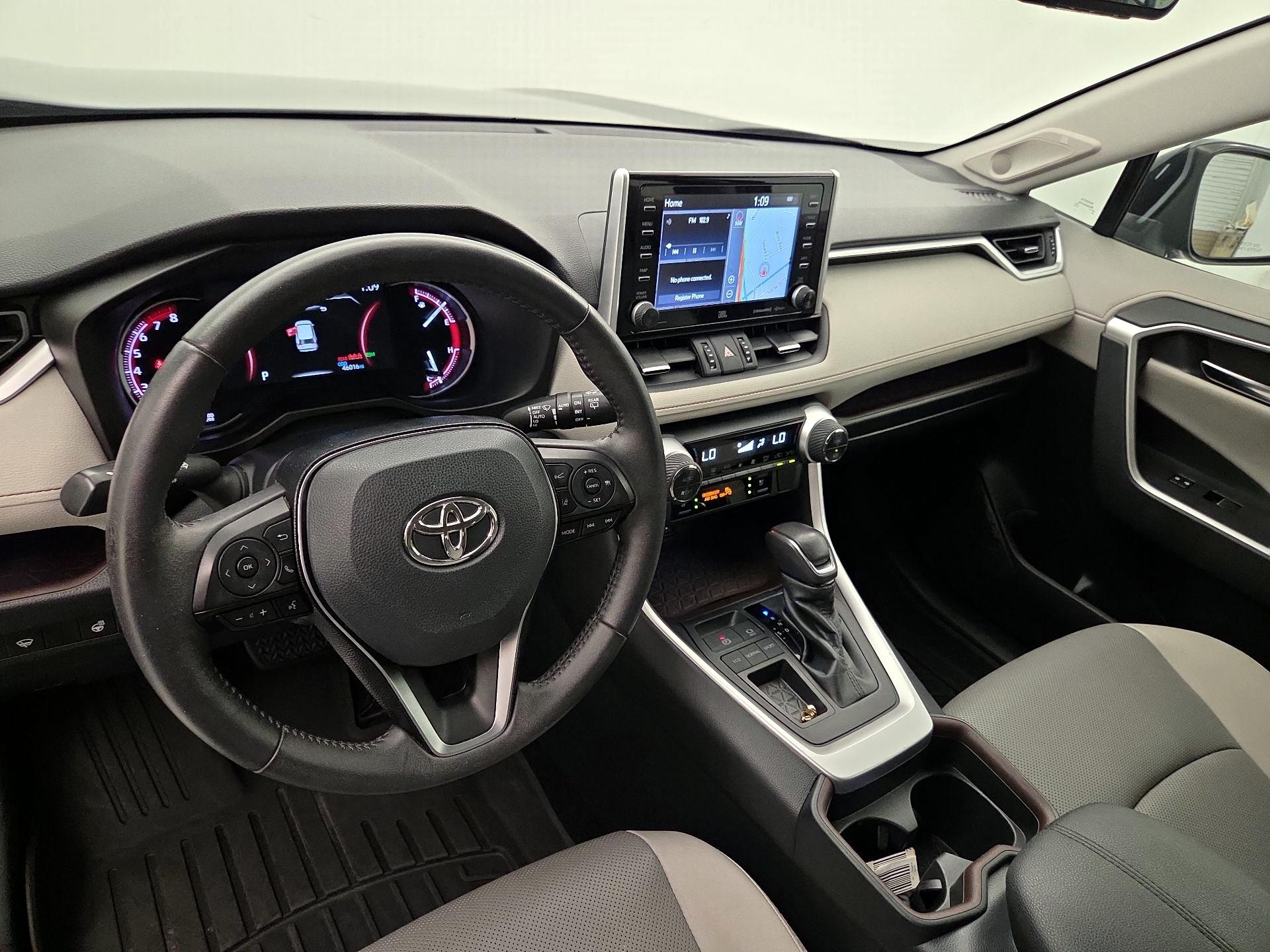 Thumbnail: 2019 Toyota RAV4 - 9