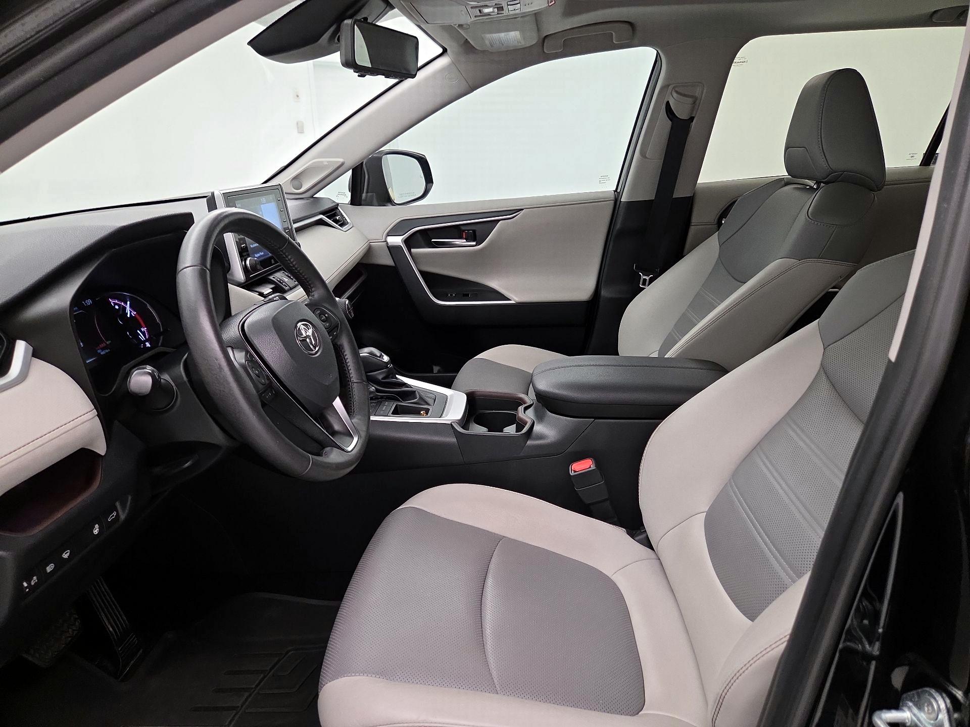 Thumbnail: 2019 Toyota RAV4 - 11