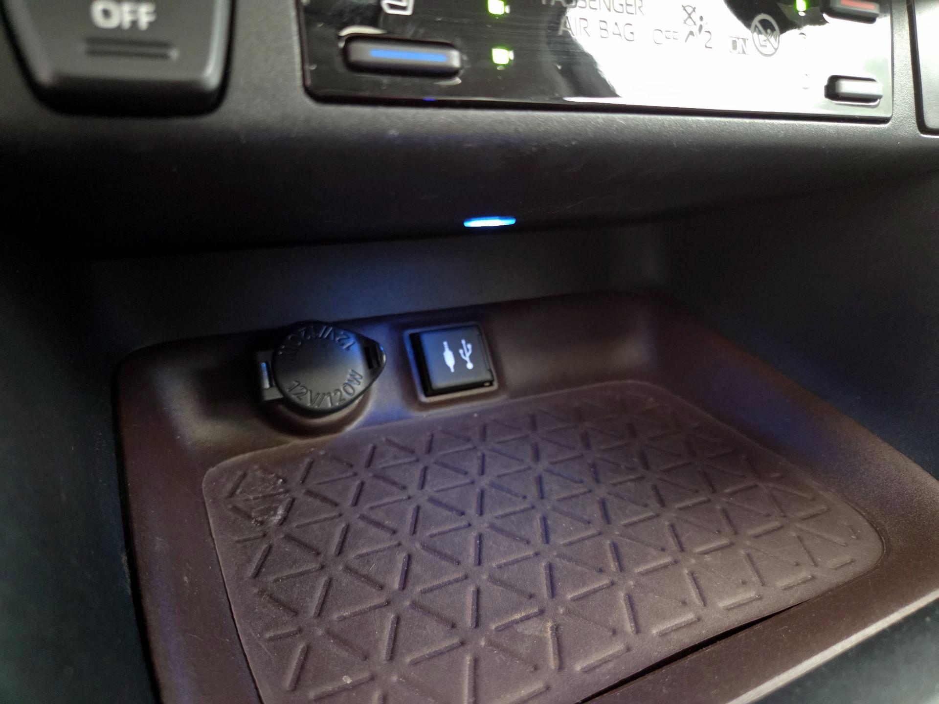 Thumbnail: 2019 Toyota RAV4 - 18