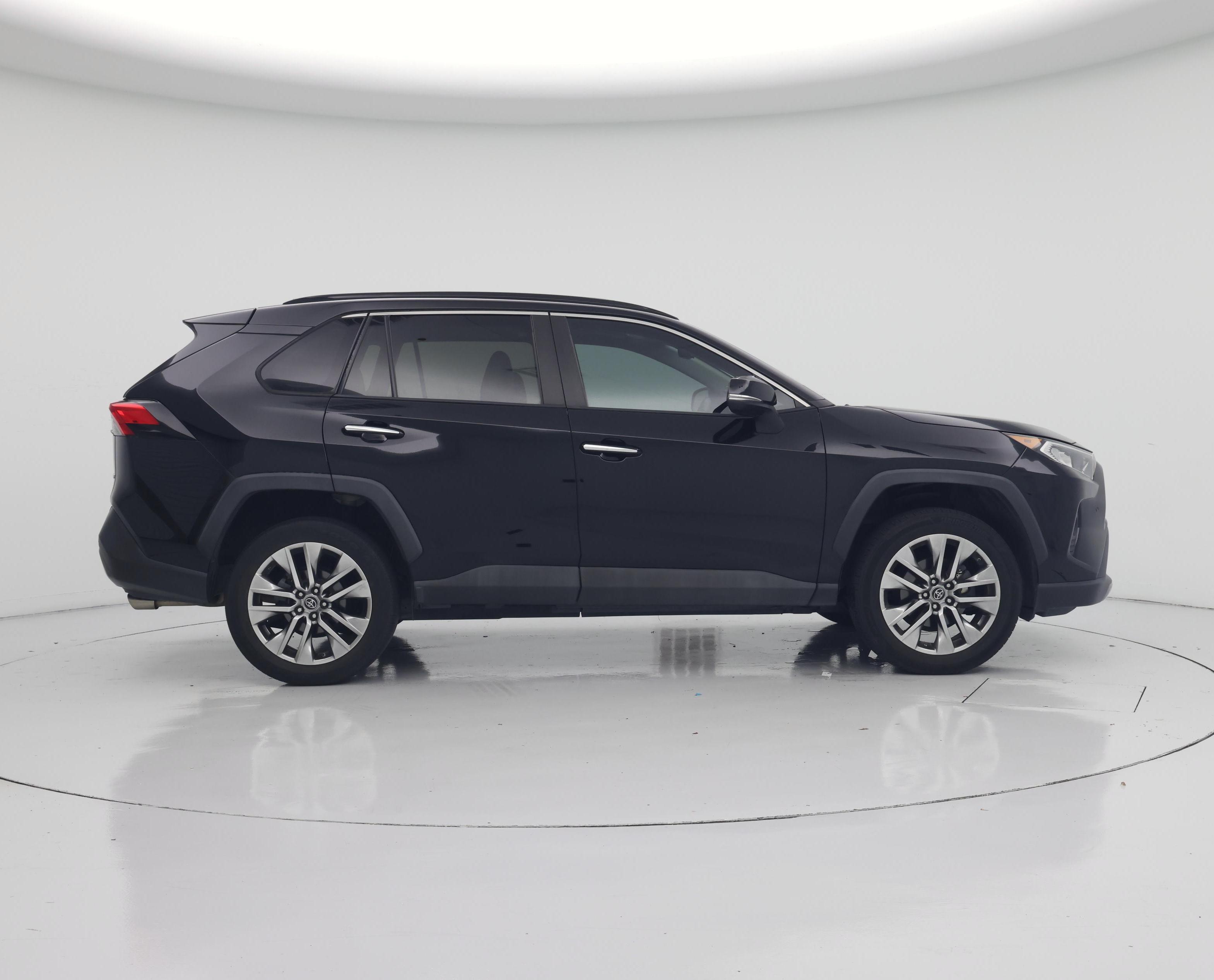 Thumbnail: 2019 Toyota RAV4 - 7