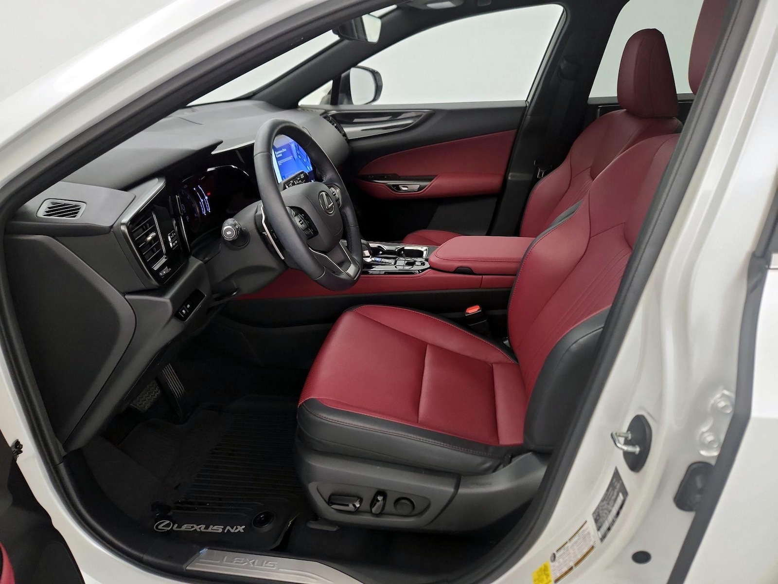 2025 Lexus NX 350 - Photo 12