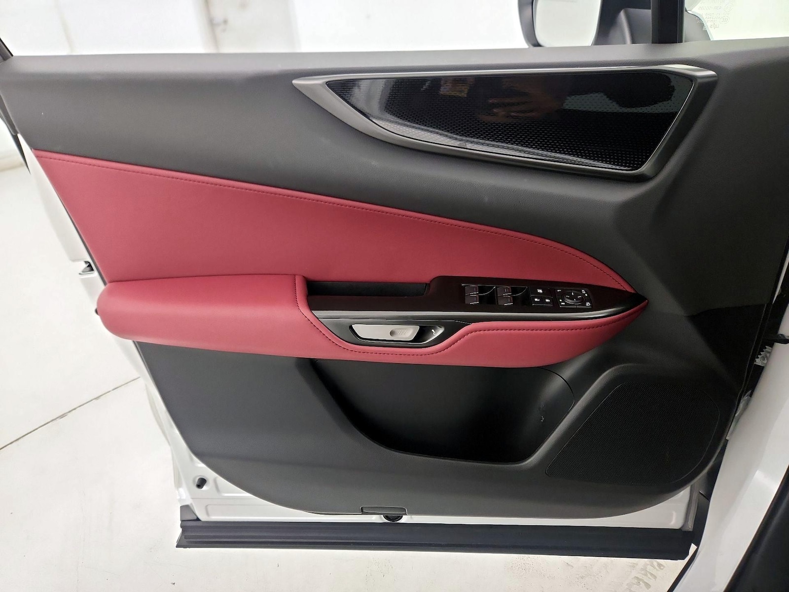 2025 Lexus NX 350 - Photo 13