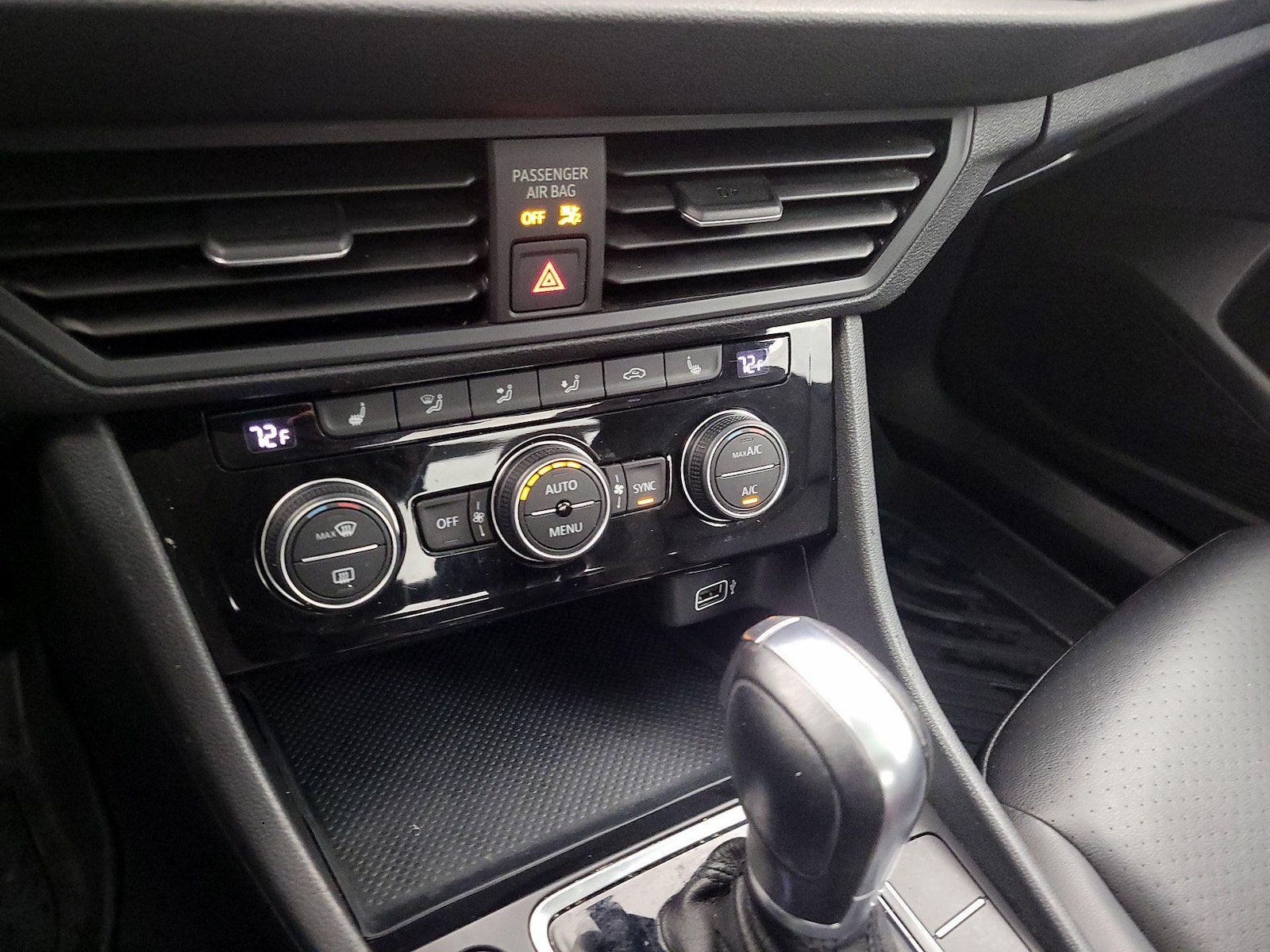 2019 Volkswagen Jetta SEL - Photo 16