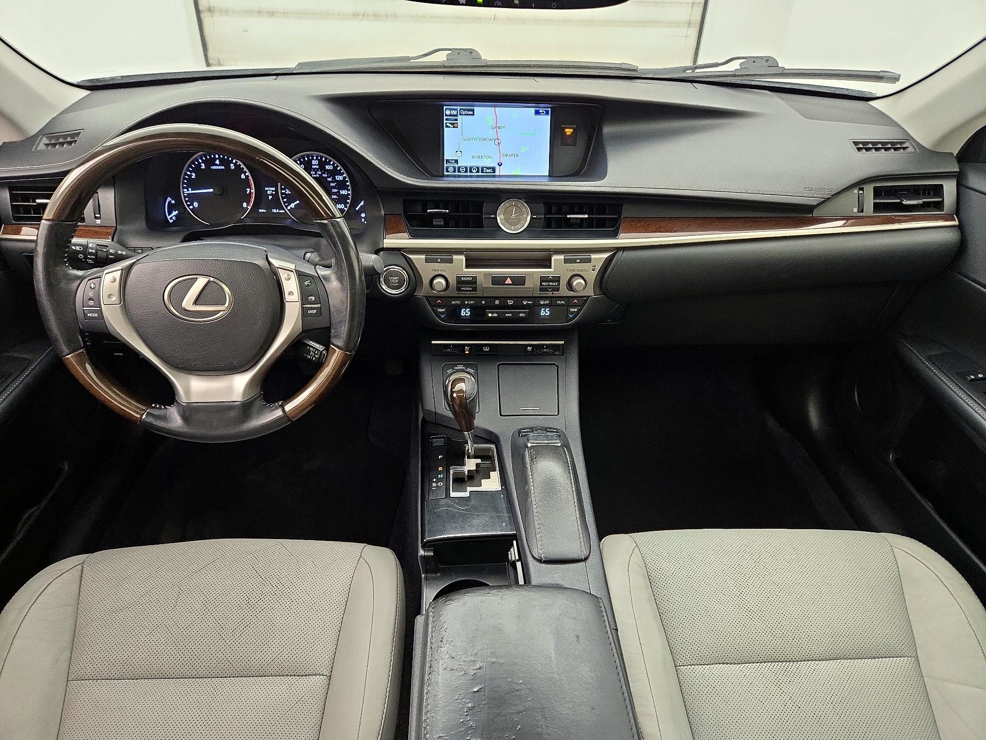 Thumbnail: 2015 Lexus ES - 9