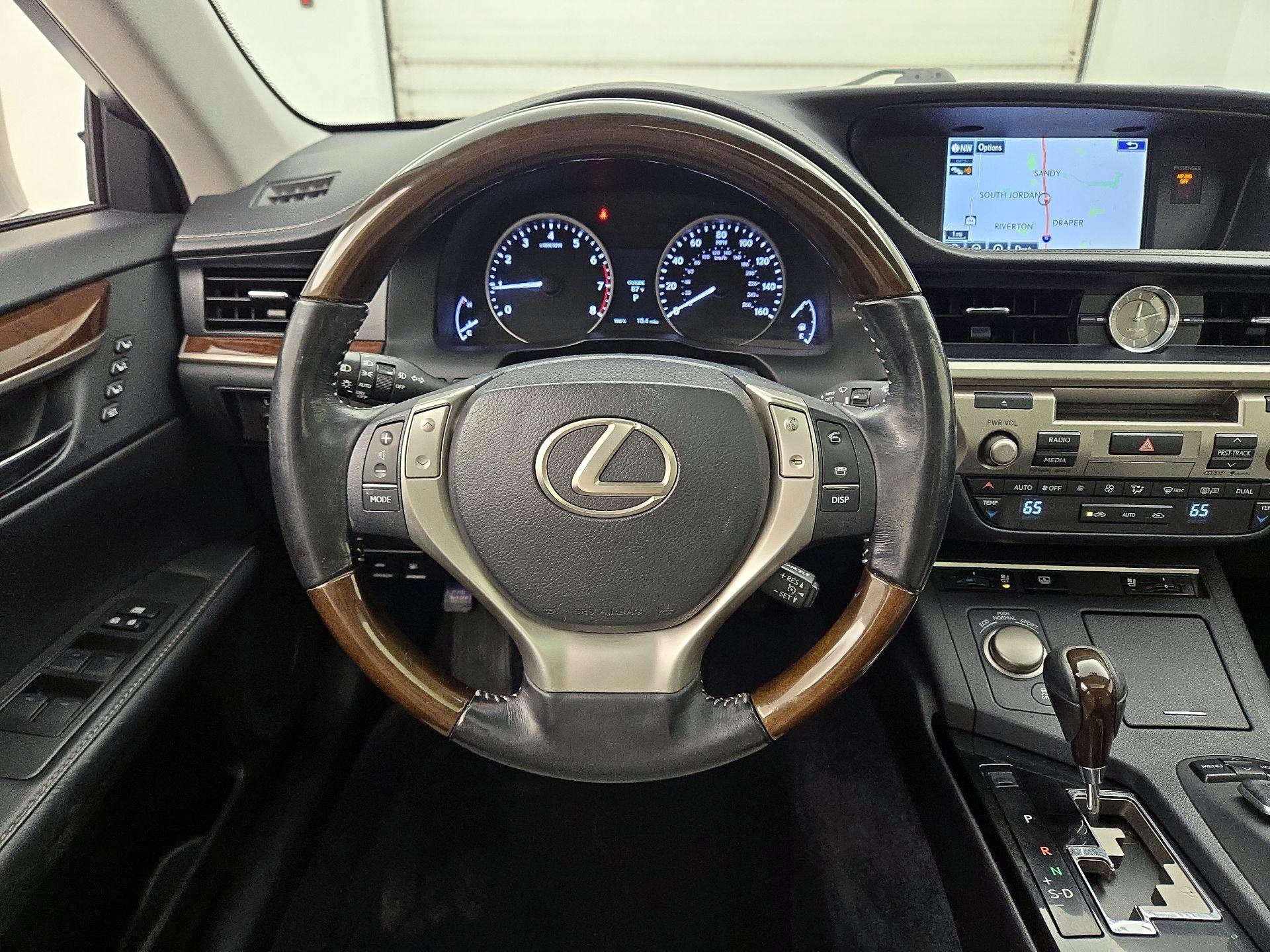 Thumbnail: 2015 Lexus ES - 10