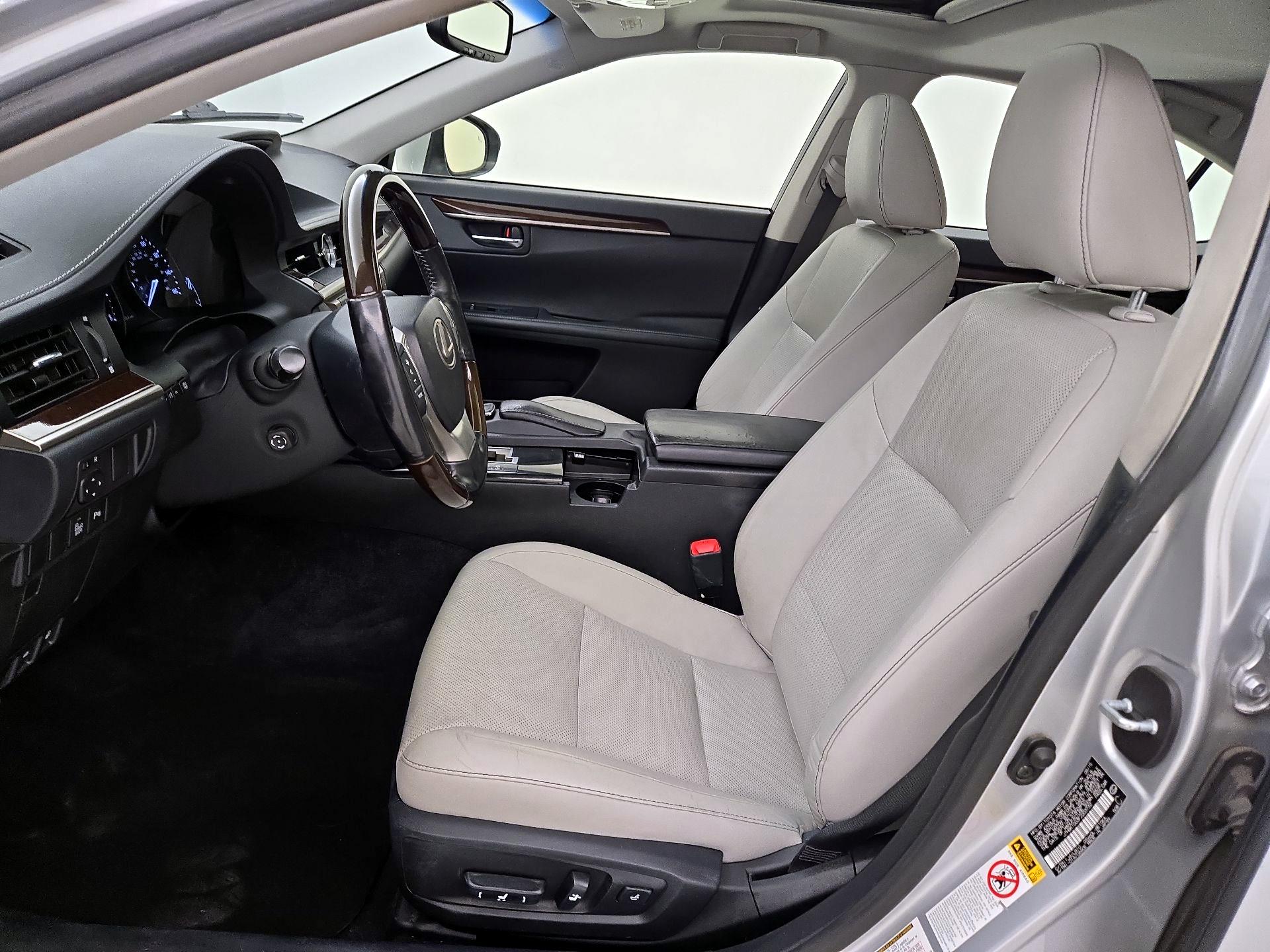 Thumbnail: 2015 Lexus ES - 11