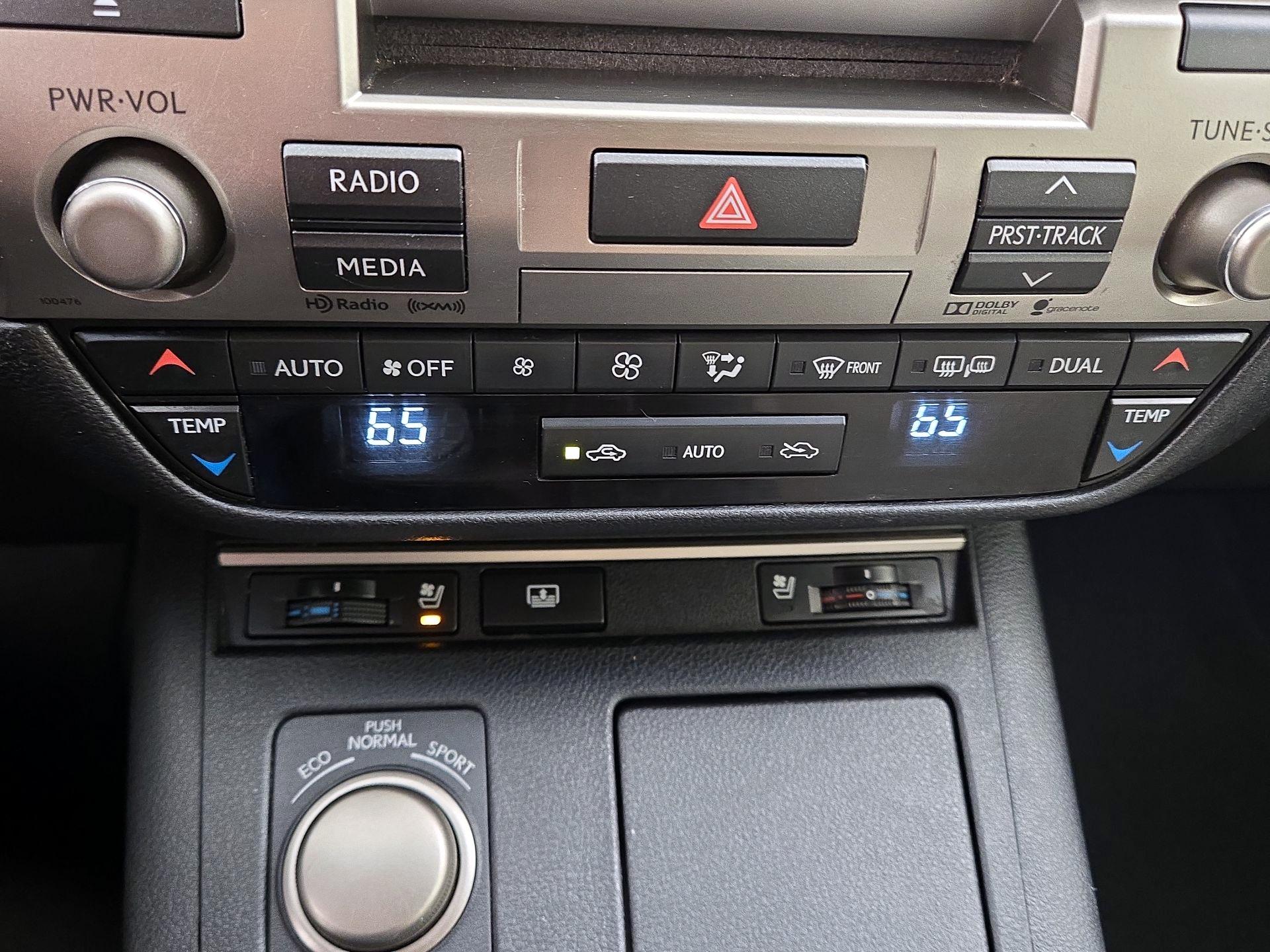 Thumbnail: 2015 Lexus ES - 17