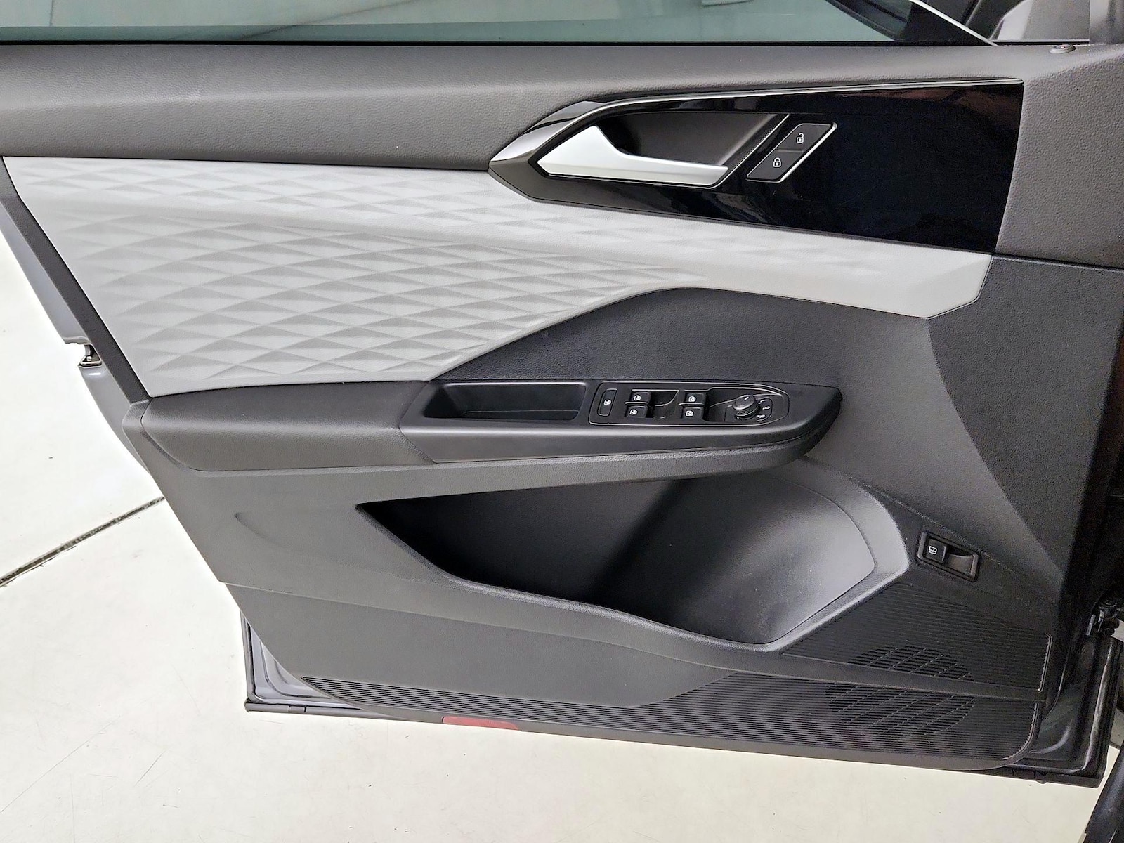 2023 Volkswagen Taos S - Photo 13