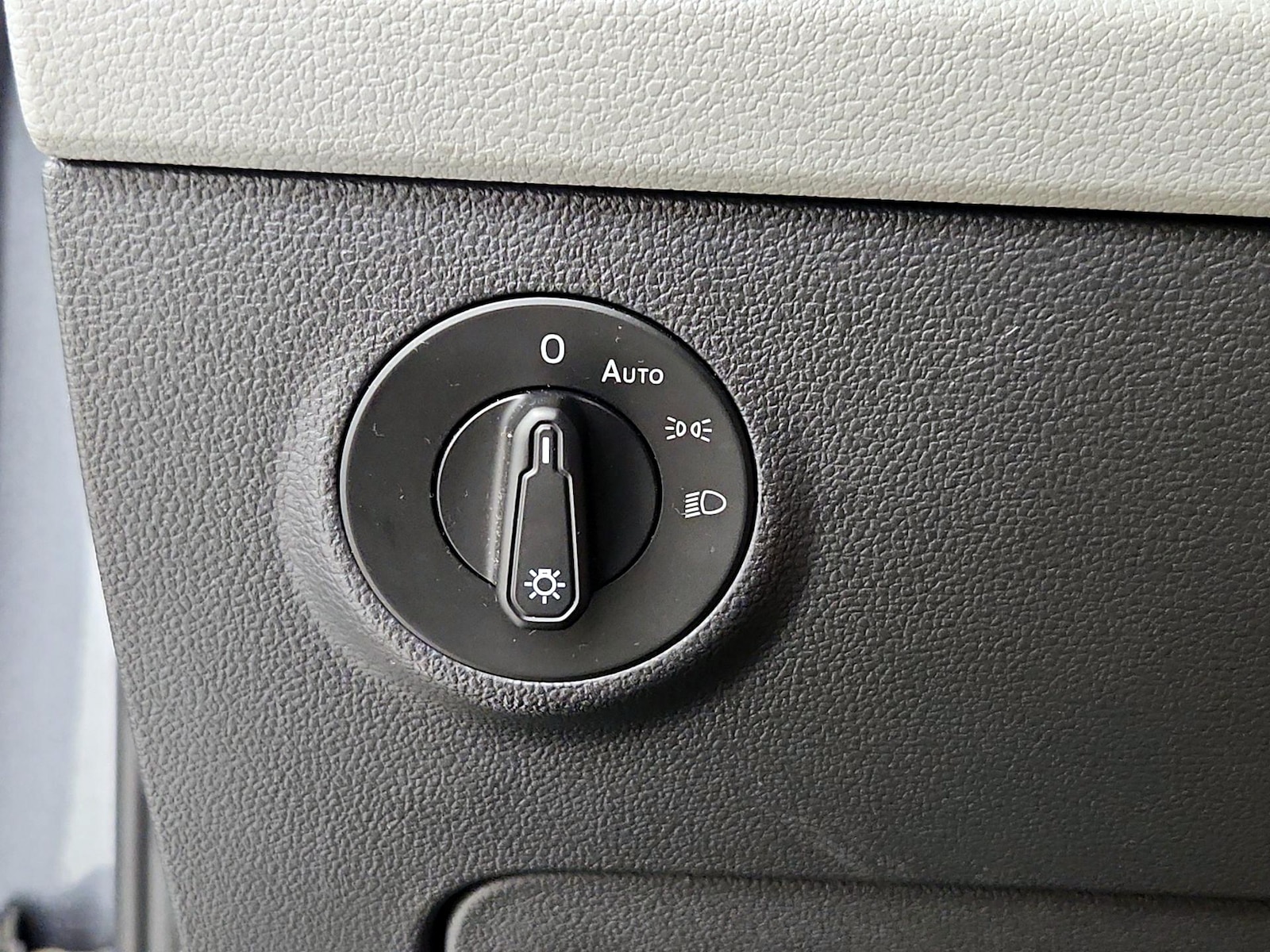 2023 Volkswagen Taos S - Photo 14