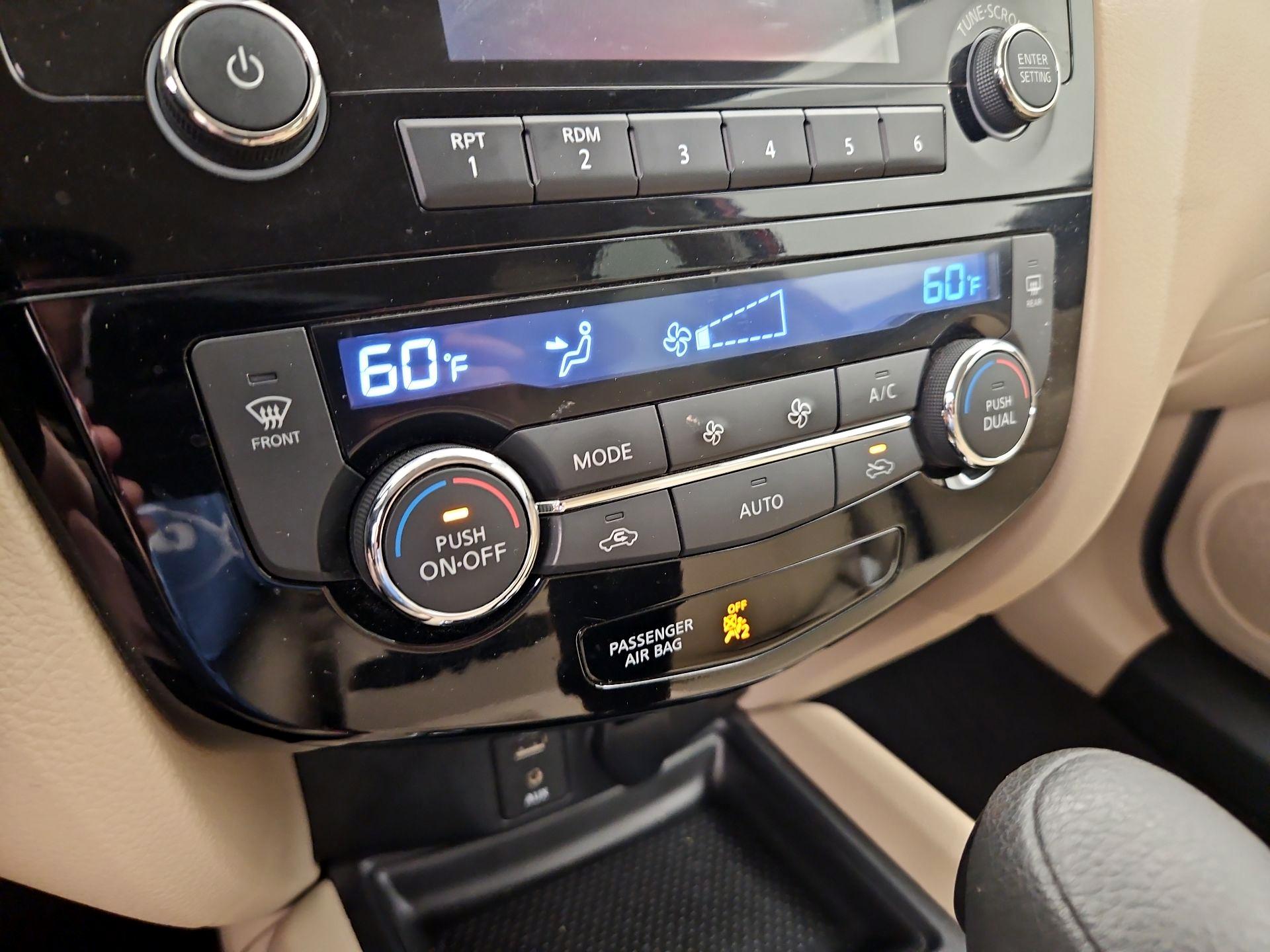 Thumbnail: 2016 Nissan Rogue - 16