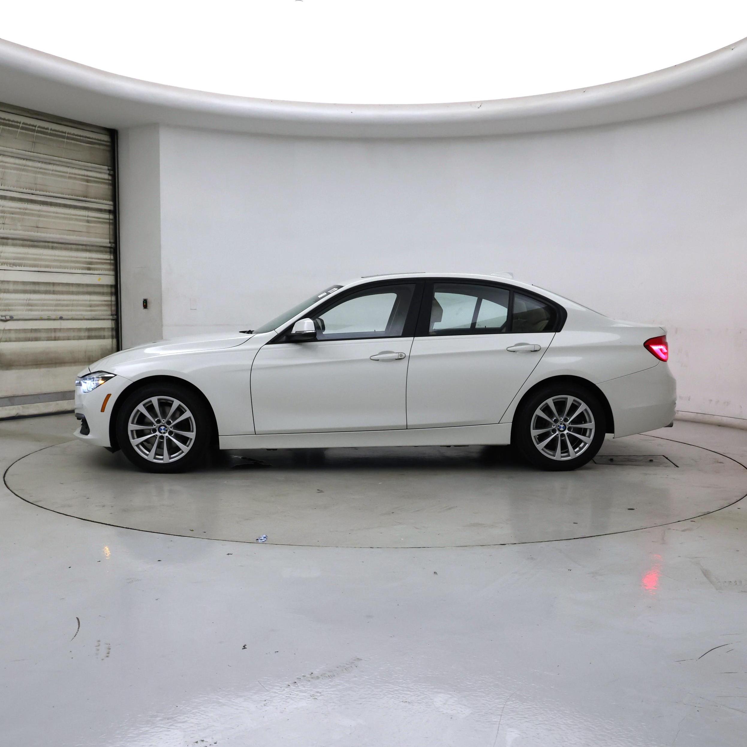 Thumbnail: 2018 BMW 3 Series - 3