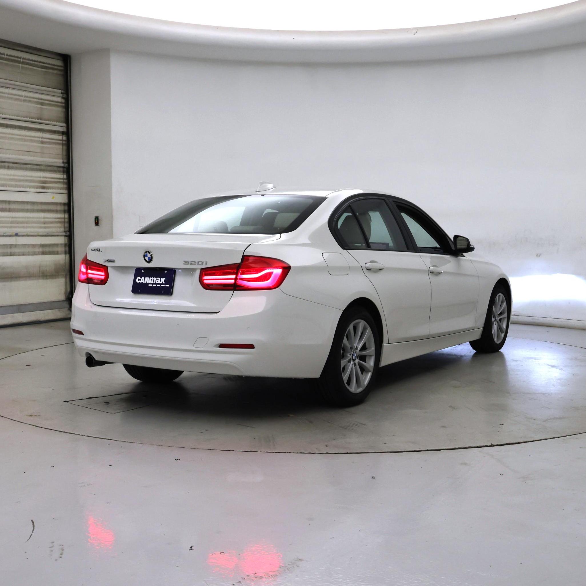 Thumbnail: 2018 BMW 3 Series - 8