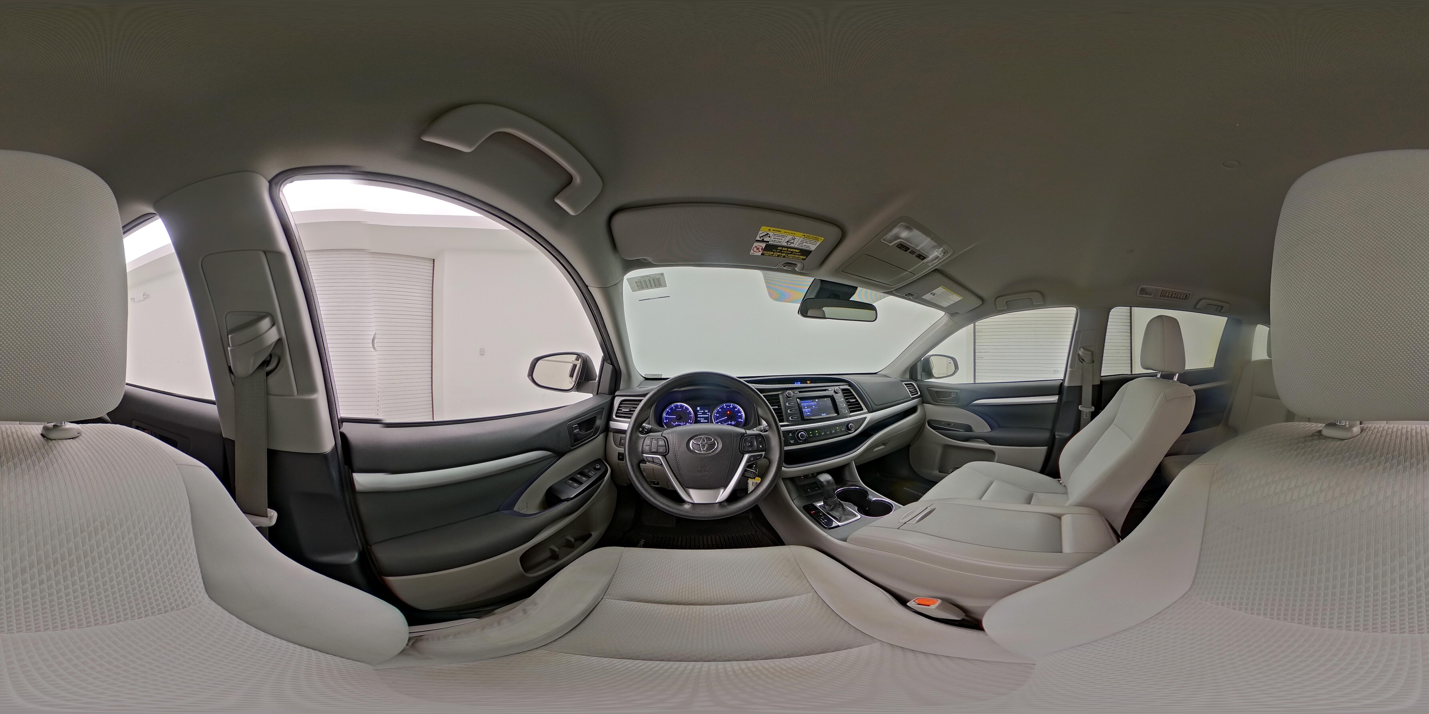 2018 Toyota Highlander LE Plus - Photo 28