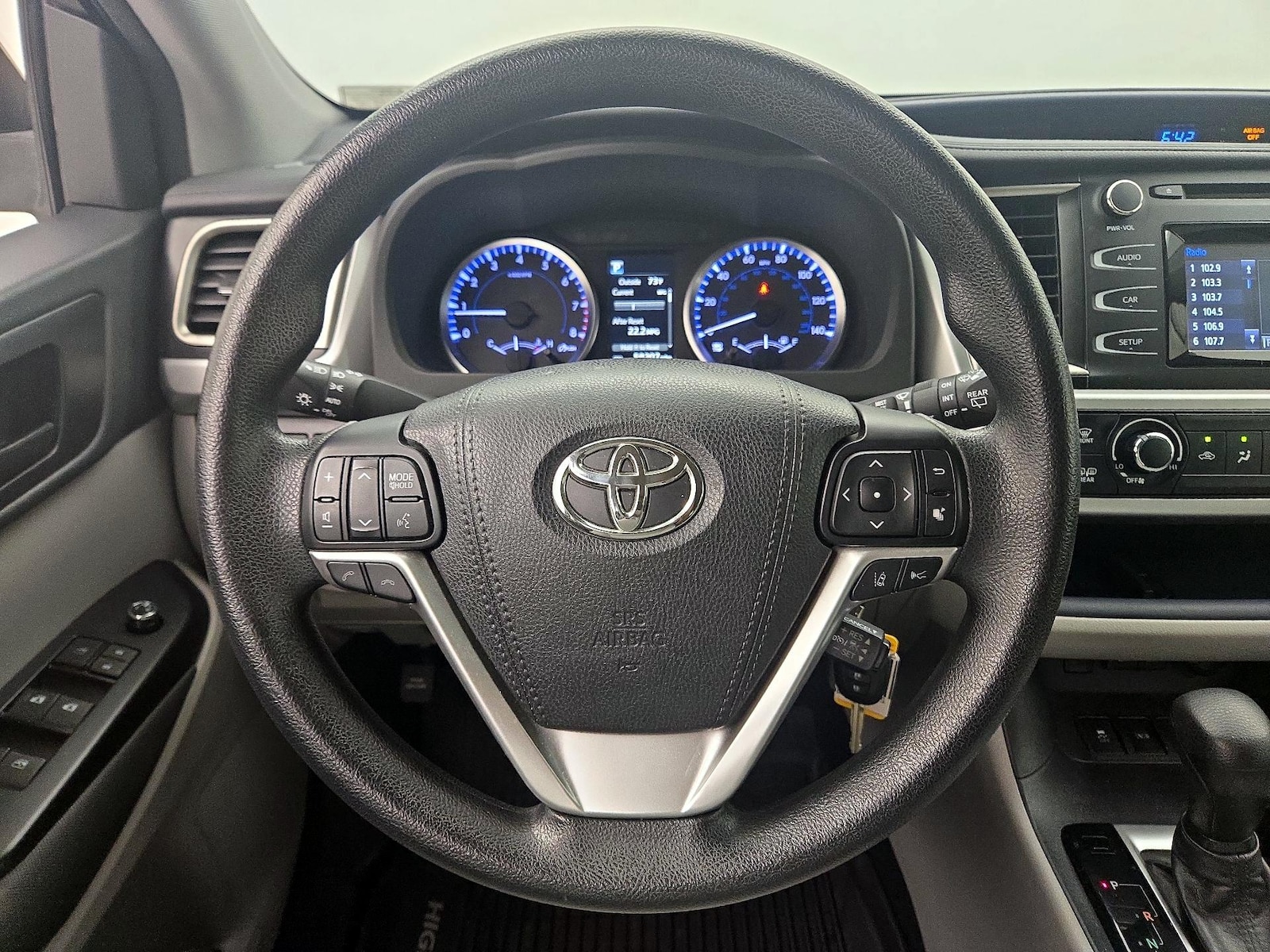 2018 Toyota Highlander LE Plus - Photo 11