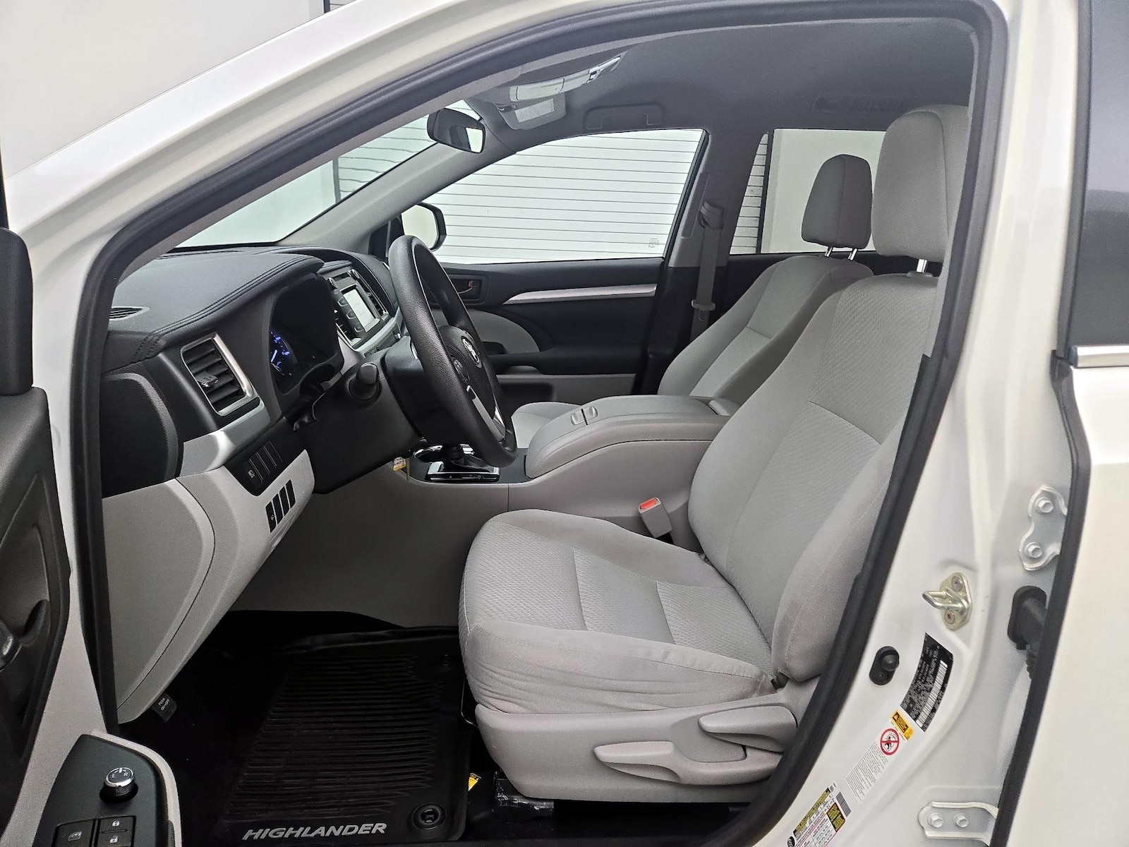 2018 Toyota Highlander LE Plus - Photo 12