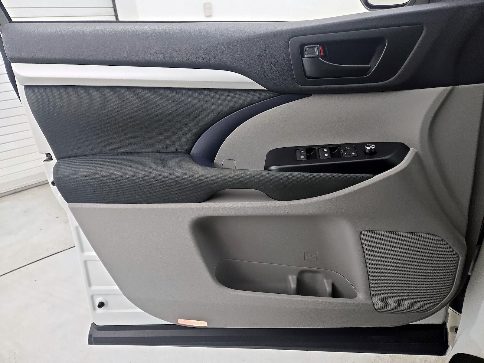 2018 Toyota Highlander LE Plus - Photo 13