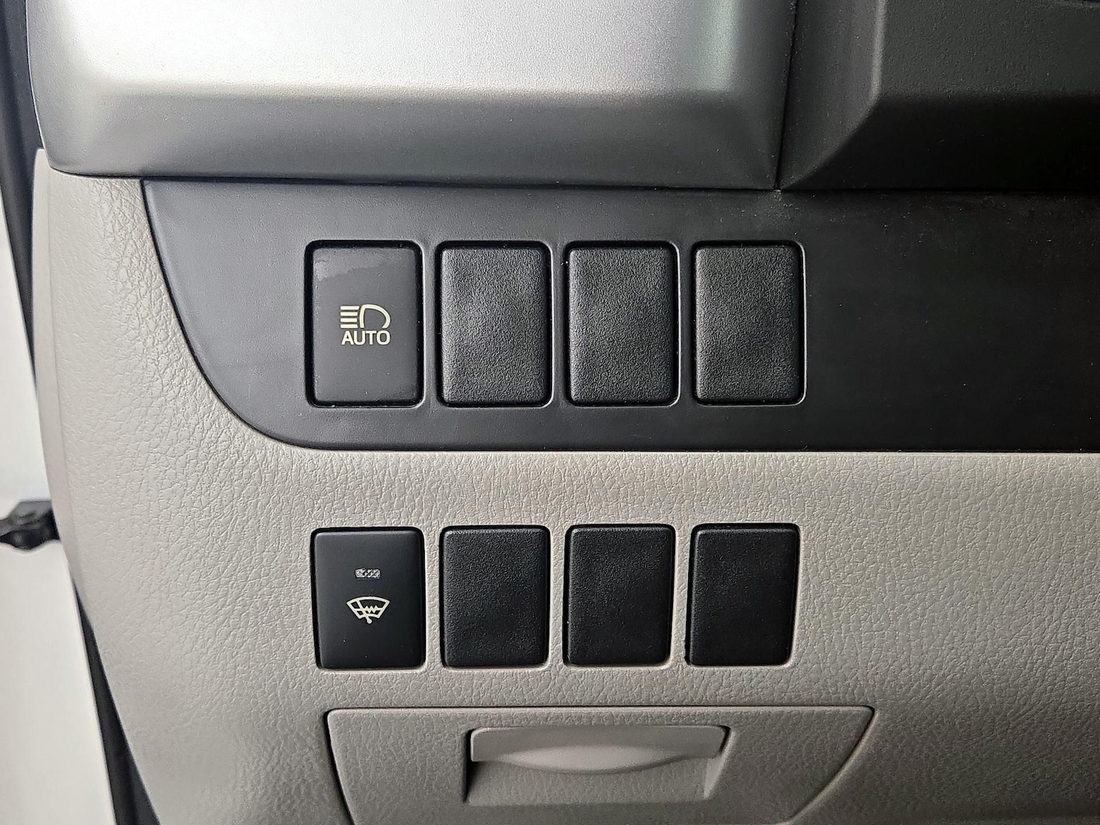 2018 Toyota Highlander LE Plus - Photo 14