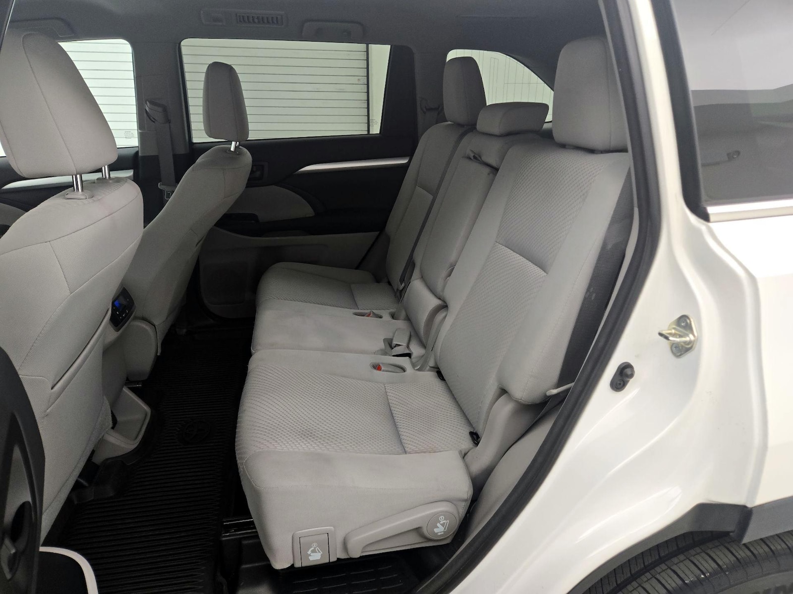 2018 Toyota Highlander LE Plus - Photo 20