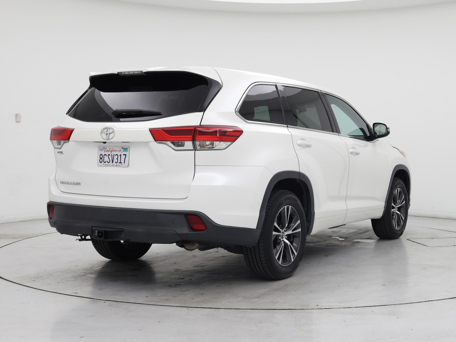 2018 Toyota Highlander LE Plus - Photo 9
