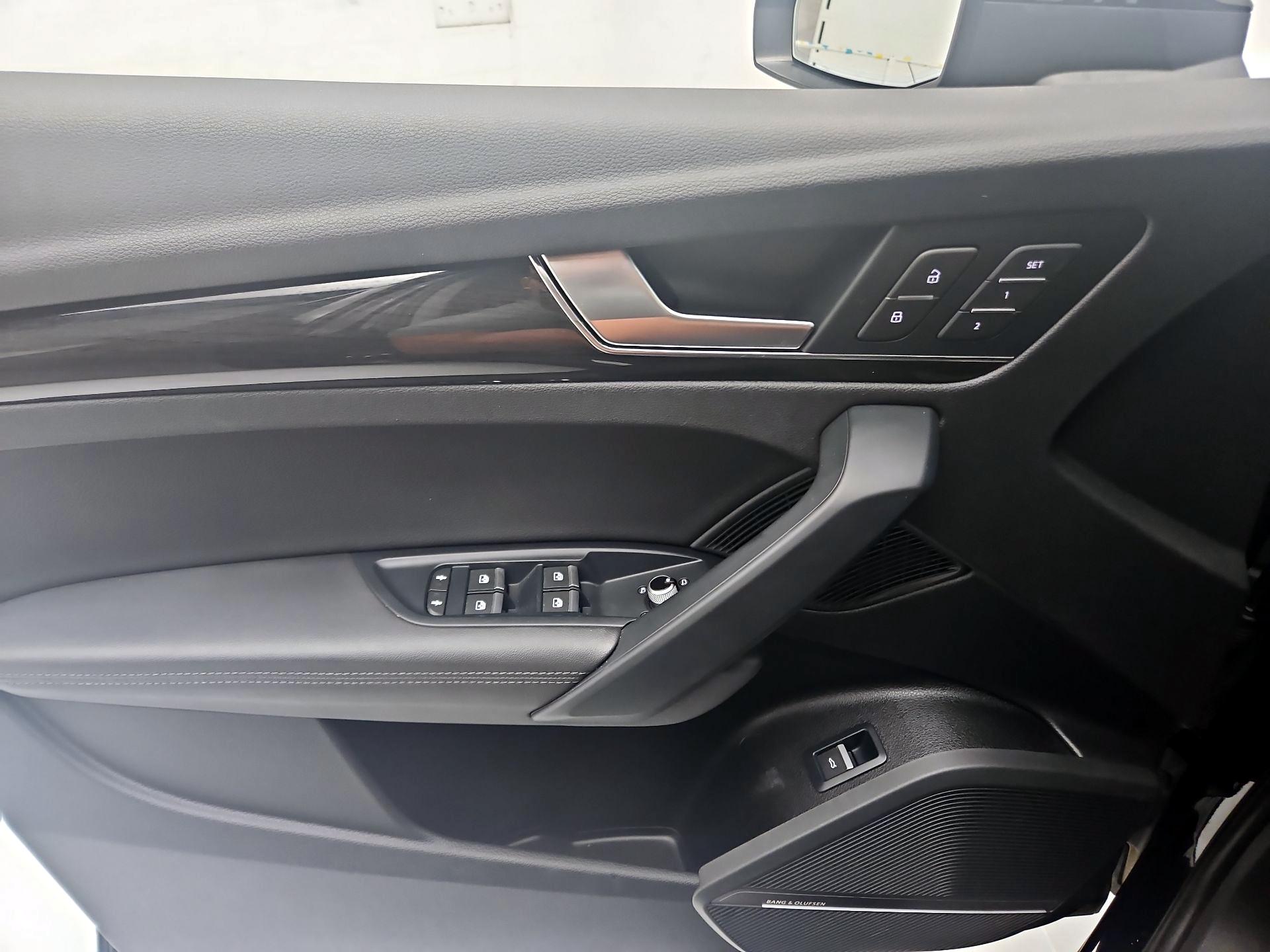 Thumbnail: 2020 Audi Q5 - 12