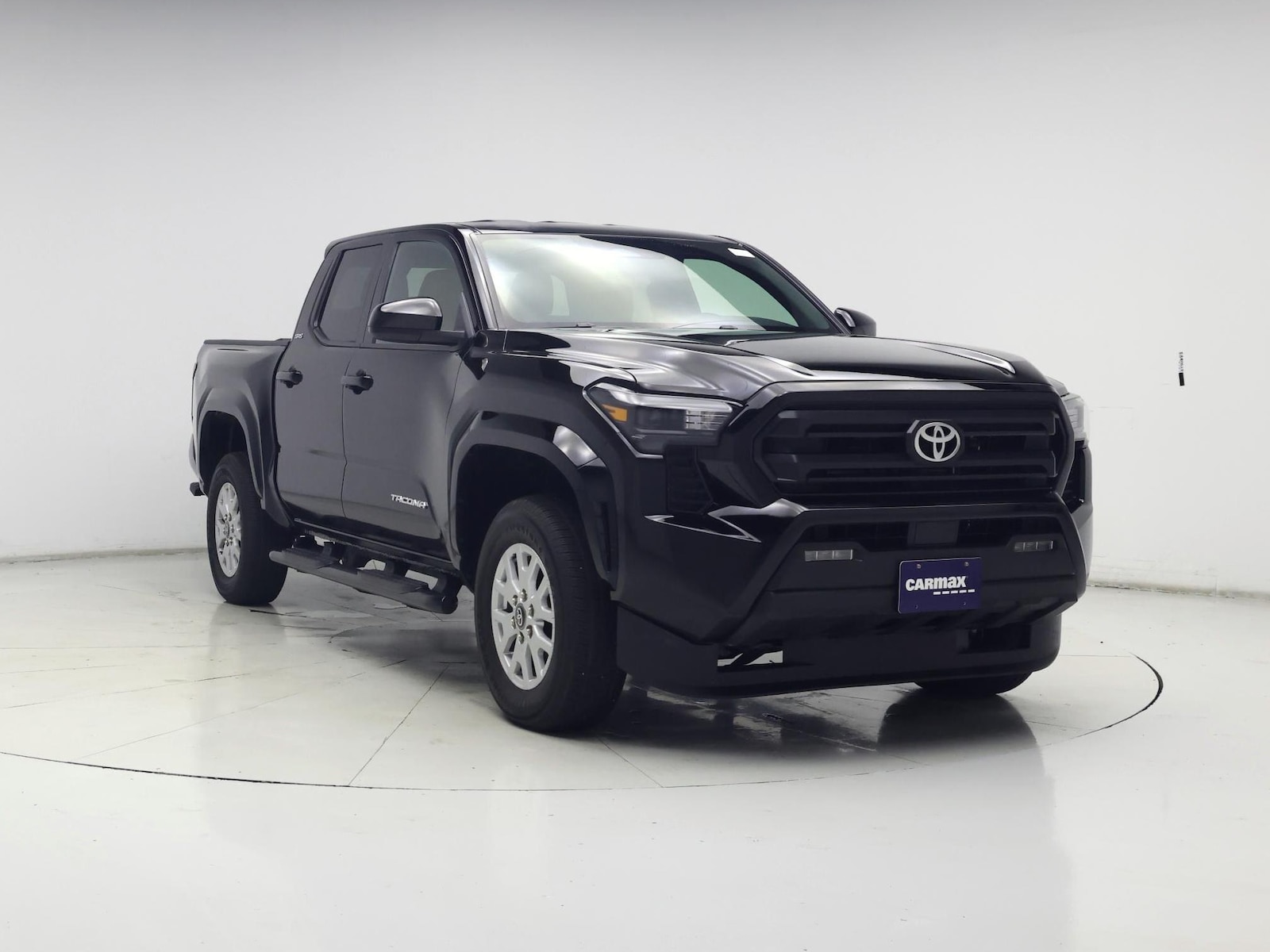 2025 Toyota Tacoma SR5 - Photo 2
