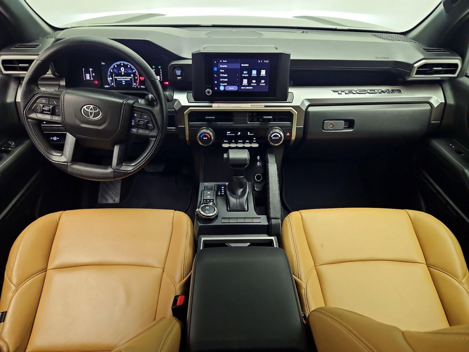 2025 Toyota Tacoma SR5 - Photo 10