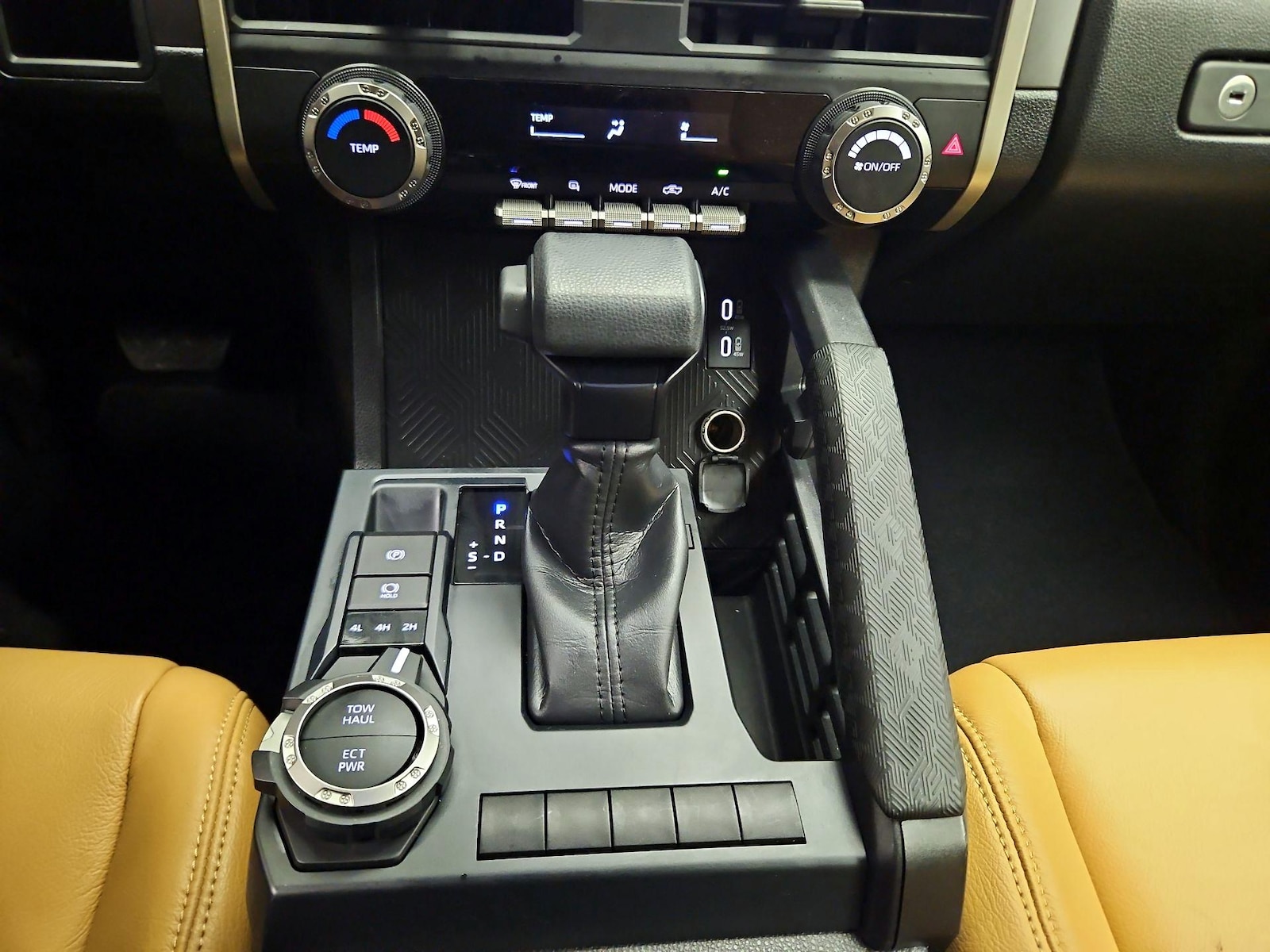 2025 Toyota Tacoma SR5 - Photo 17