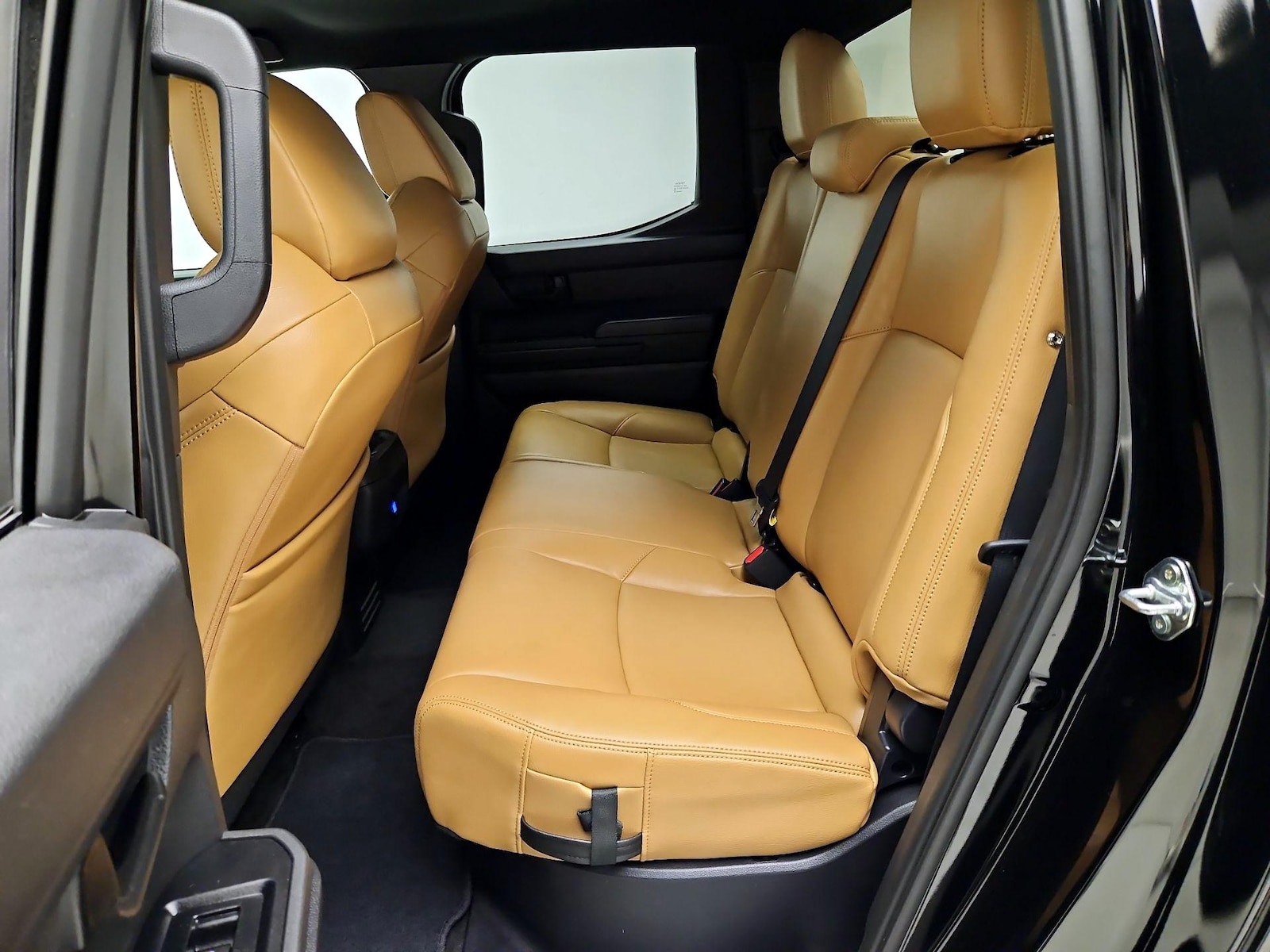 2025 Toyota Tacoma SR5 - Photo 18