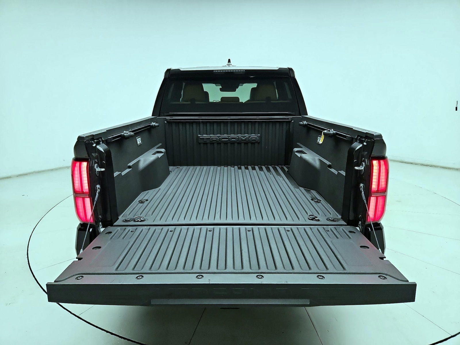 2025 Toyota Tacoma SR5 - Photo 19