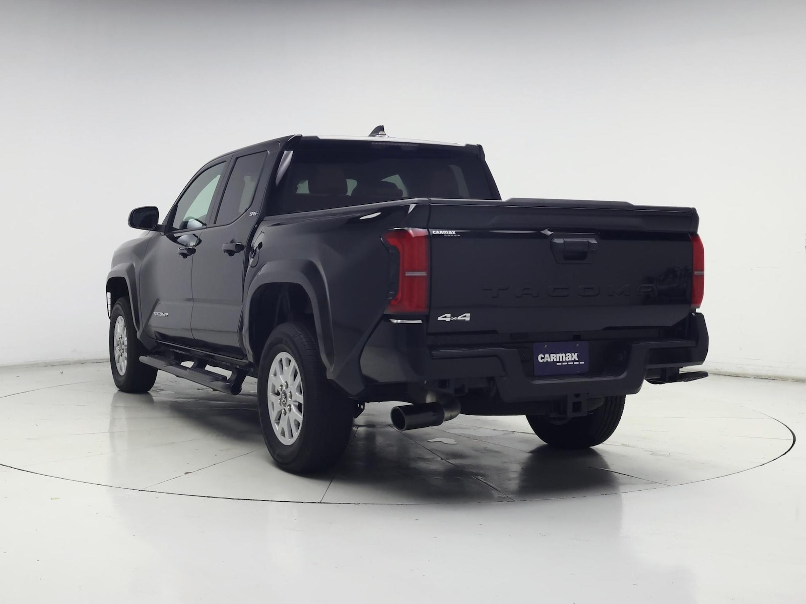 2025 Toyota Tacoma SR5 - Photo 3