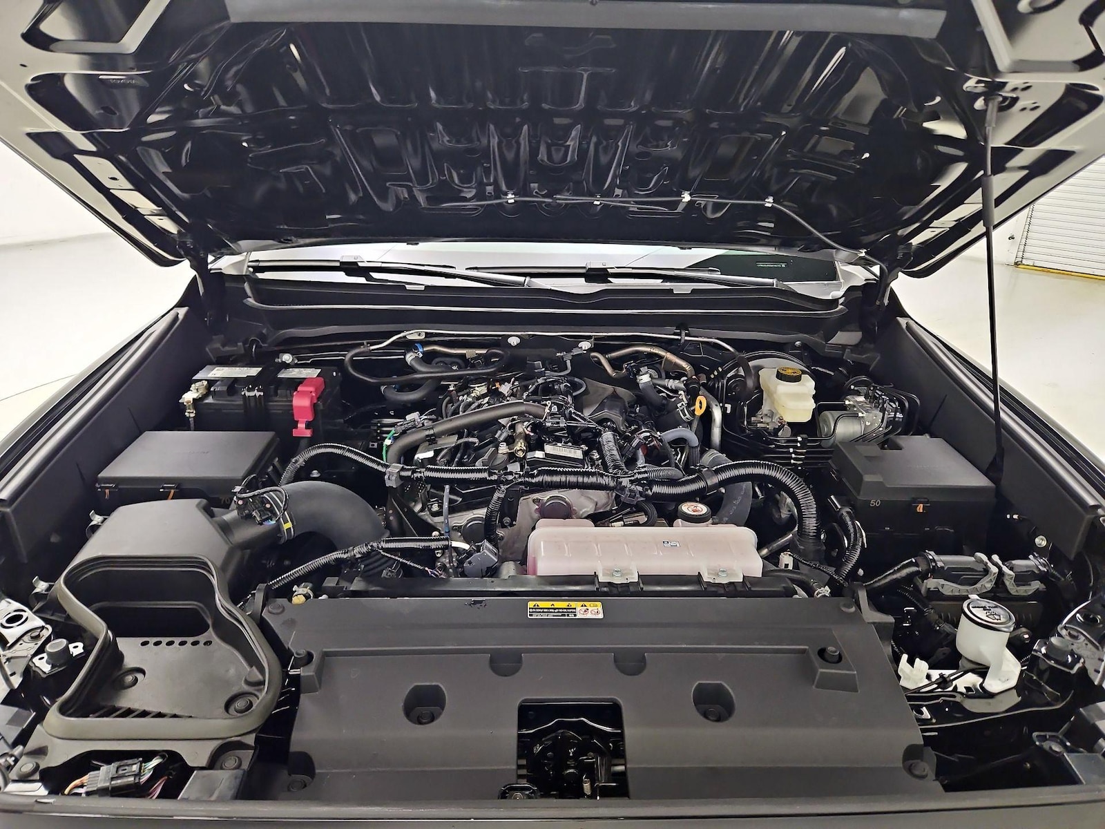 2025 Toyota Tacoma SR5 - Photo 20