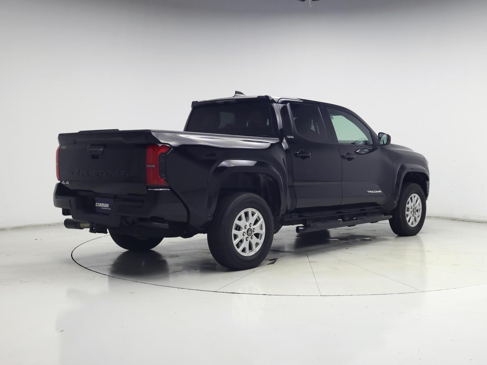 2025 Toyota Tacoma SR5 - Photo 9