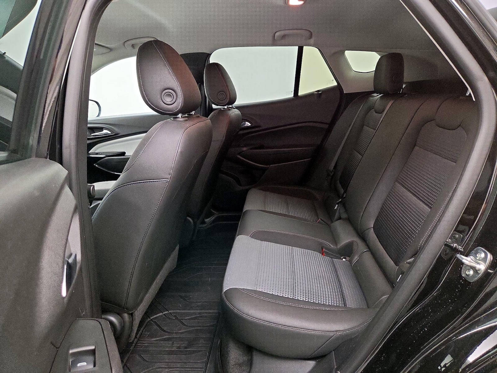 2025 Chevrolet Trax LT - Photo 20