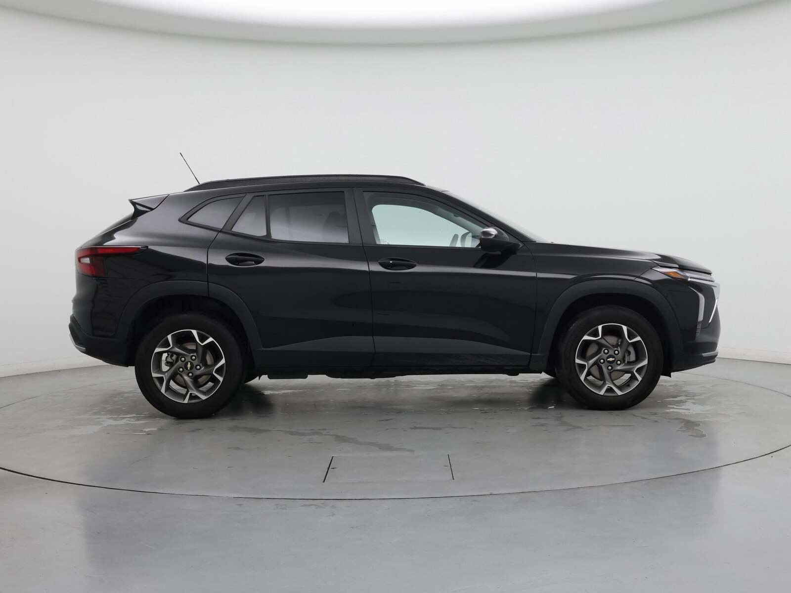 2025 Chevrolet Trax LT - Photo 8