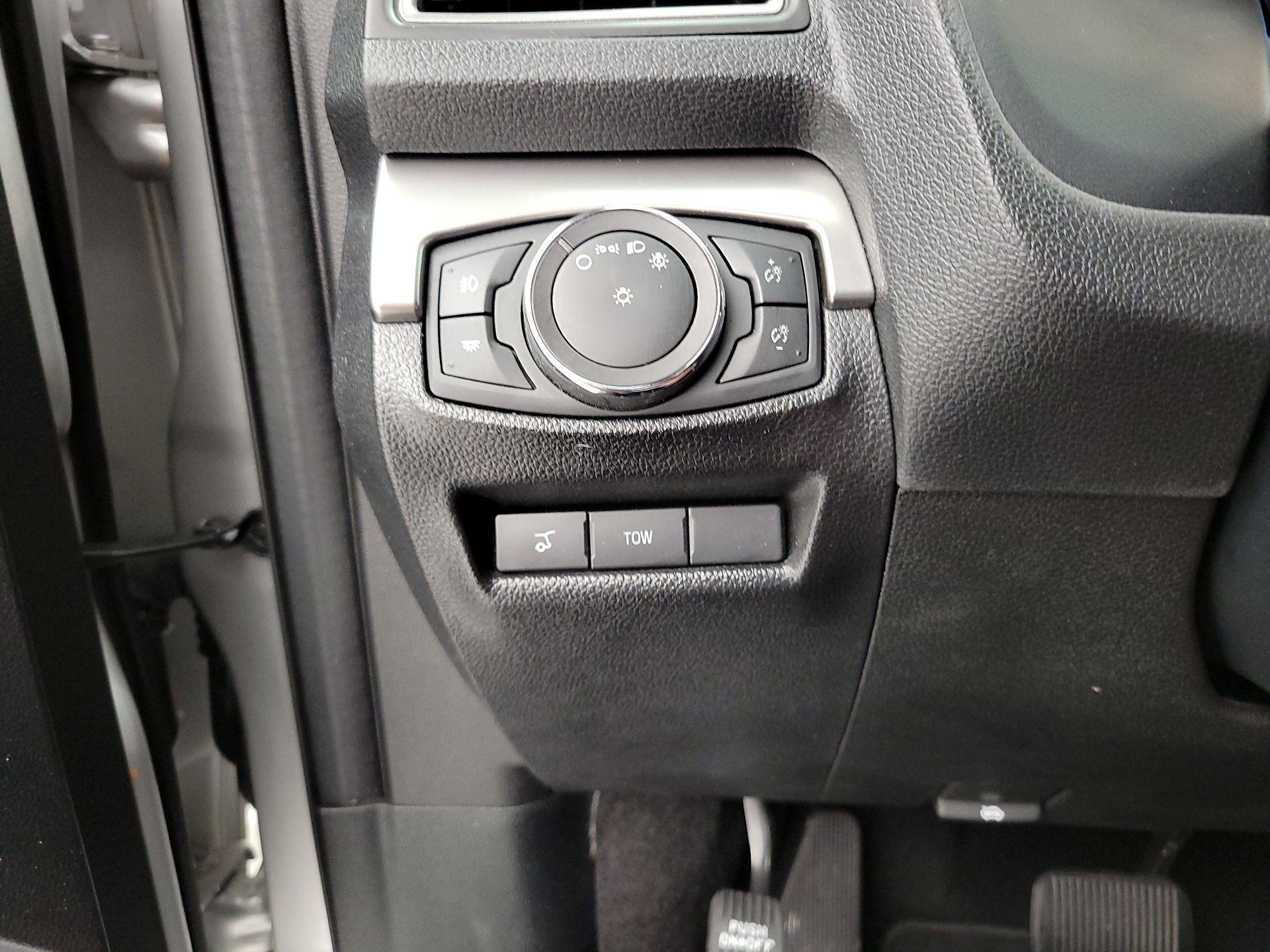 Thumbnail: 2019 Ford Explorer - 13